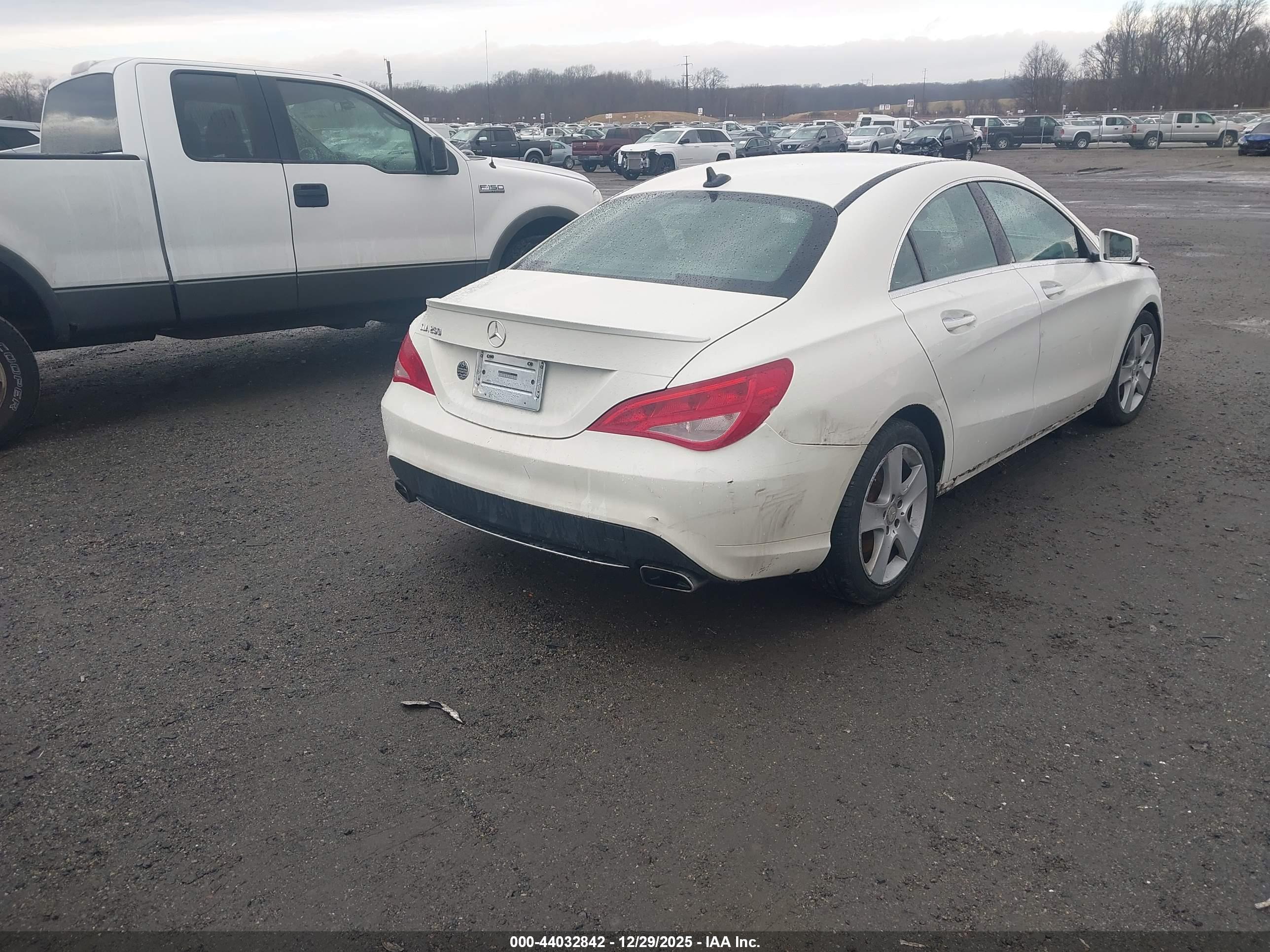 MERCEDES-BENZ CLA image 4