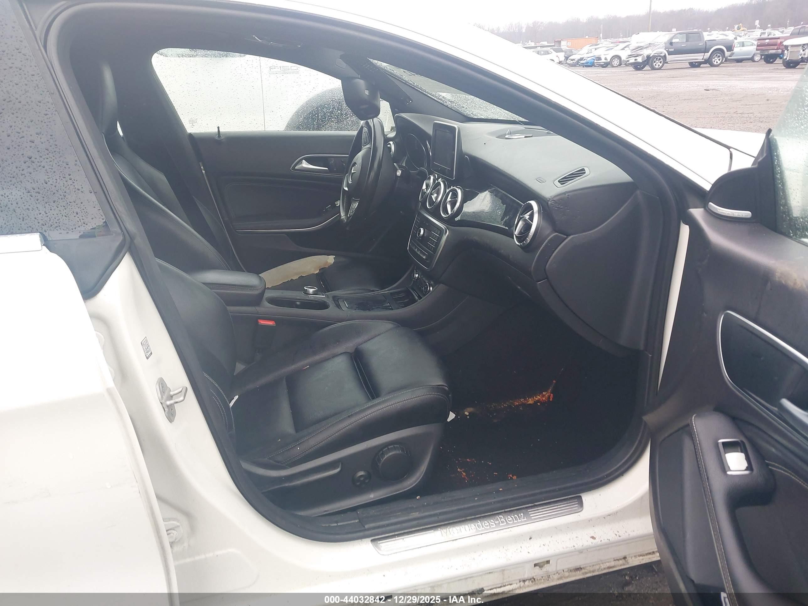 MERCEDES-BENZ CLA image 5