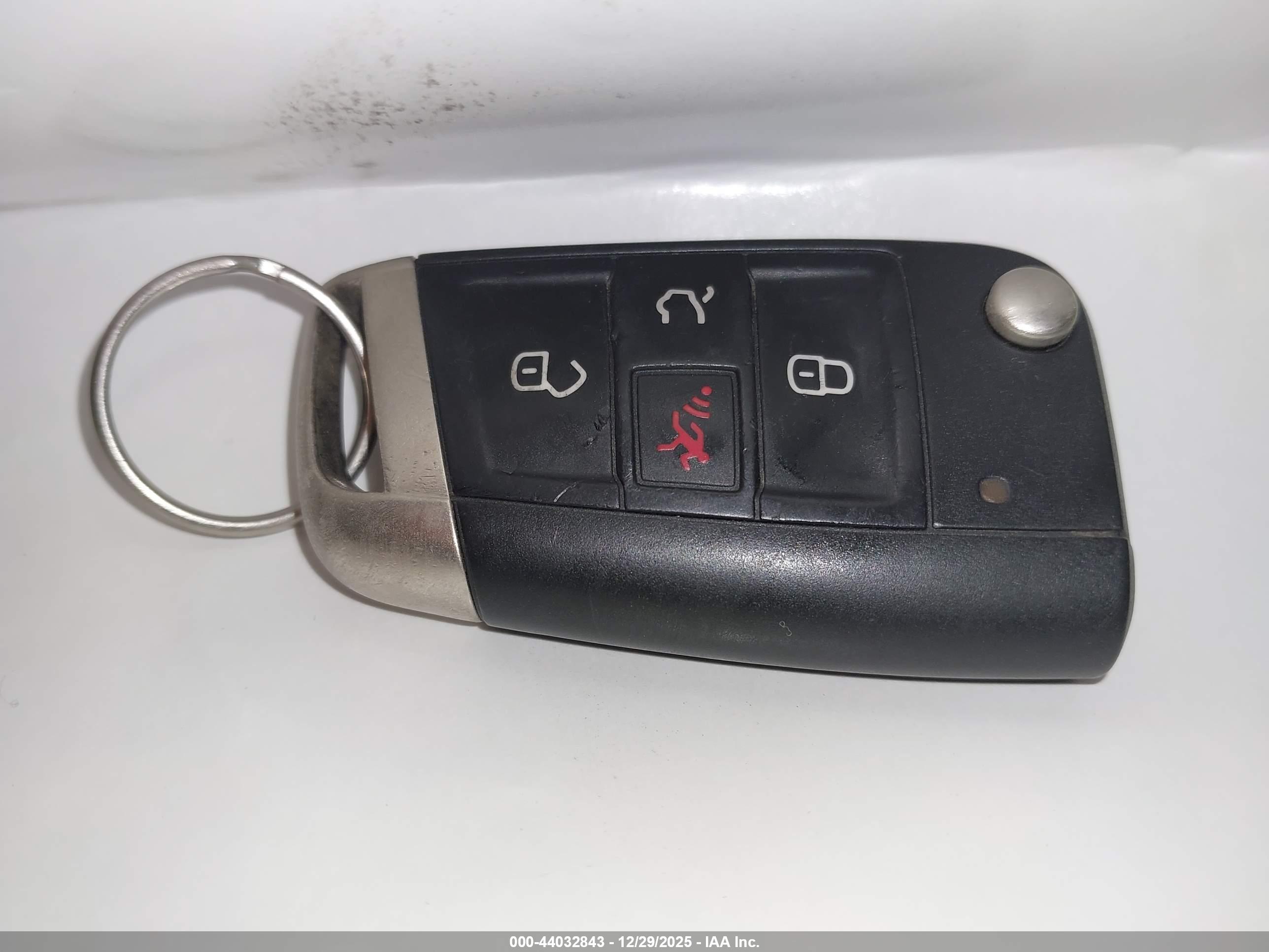 VOLKSWAGEN GOLF image 11