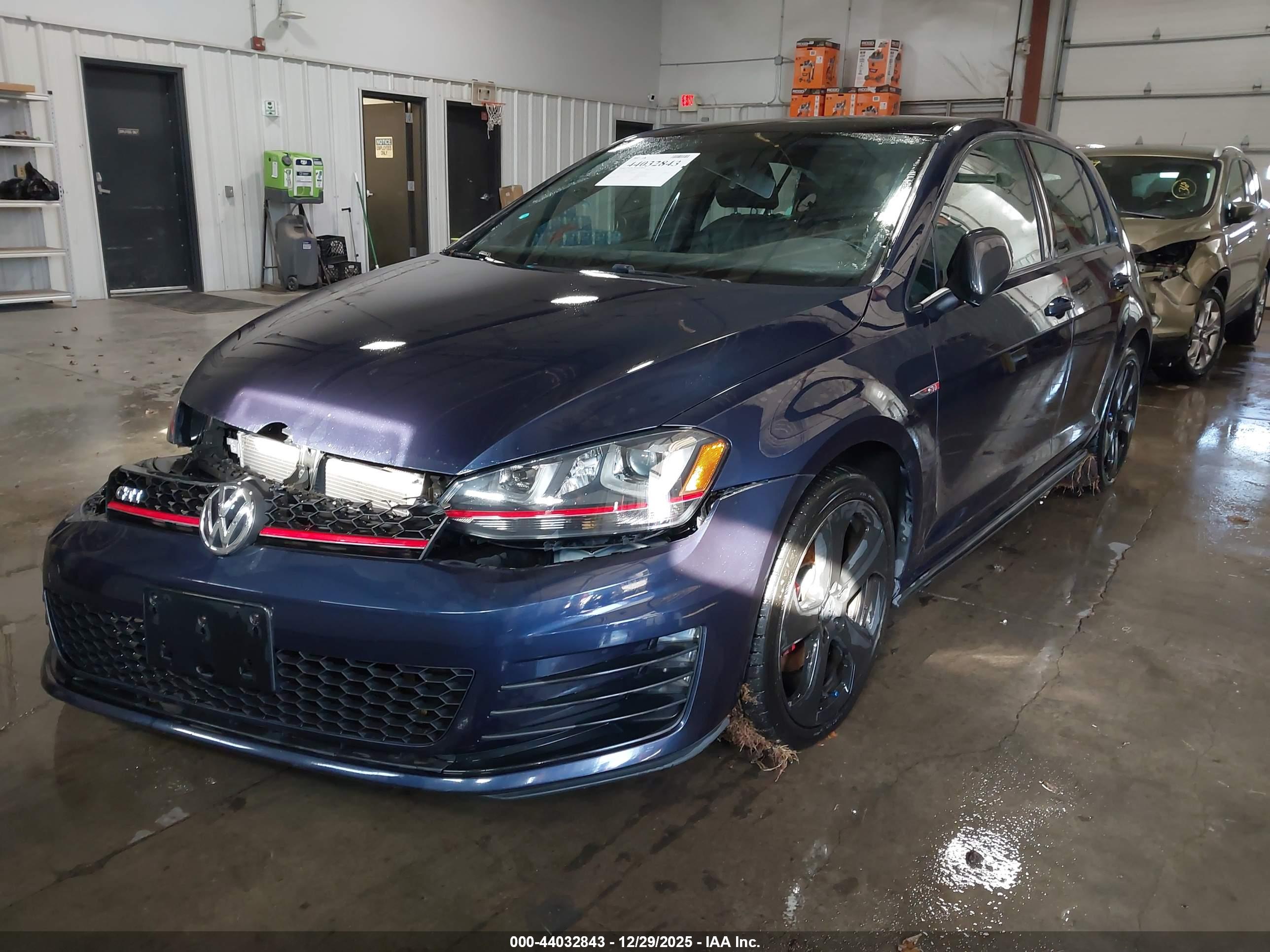 VOLKSWAGEN GOLF image 2