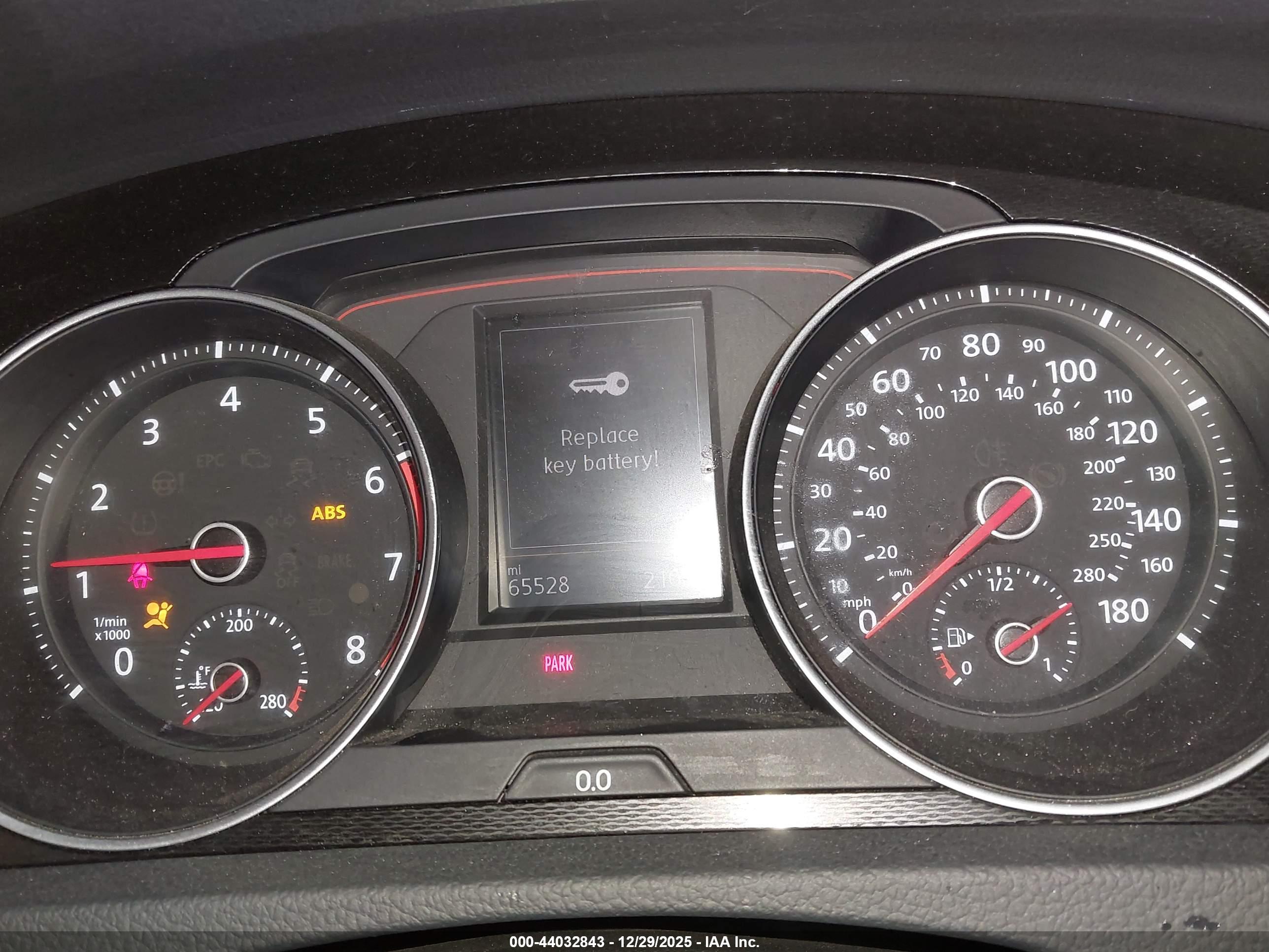 VOLKSWAGEN GOLF image 7