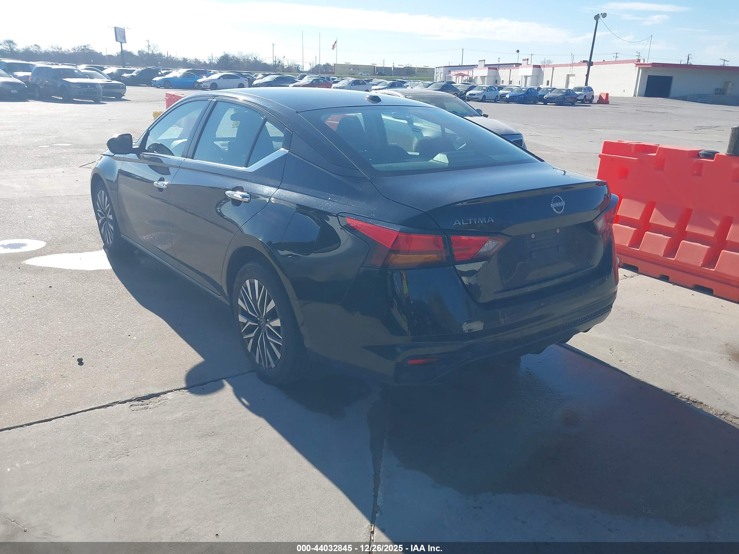 NISSAN ALTIMA image 3