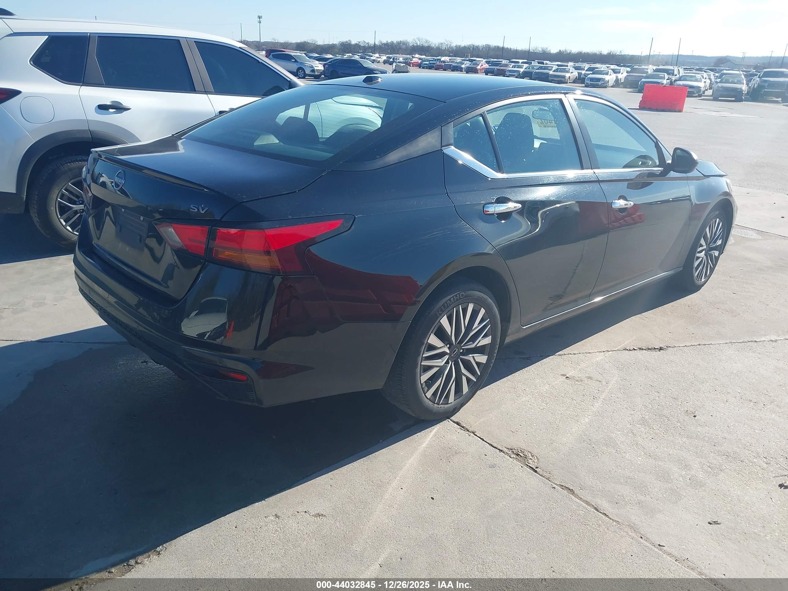 NISSAN ALTIMA image 4