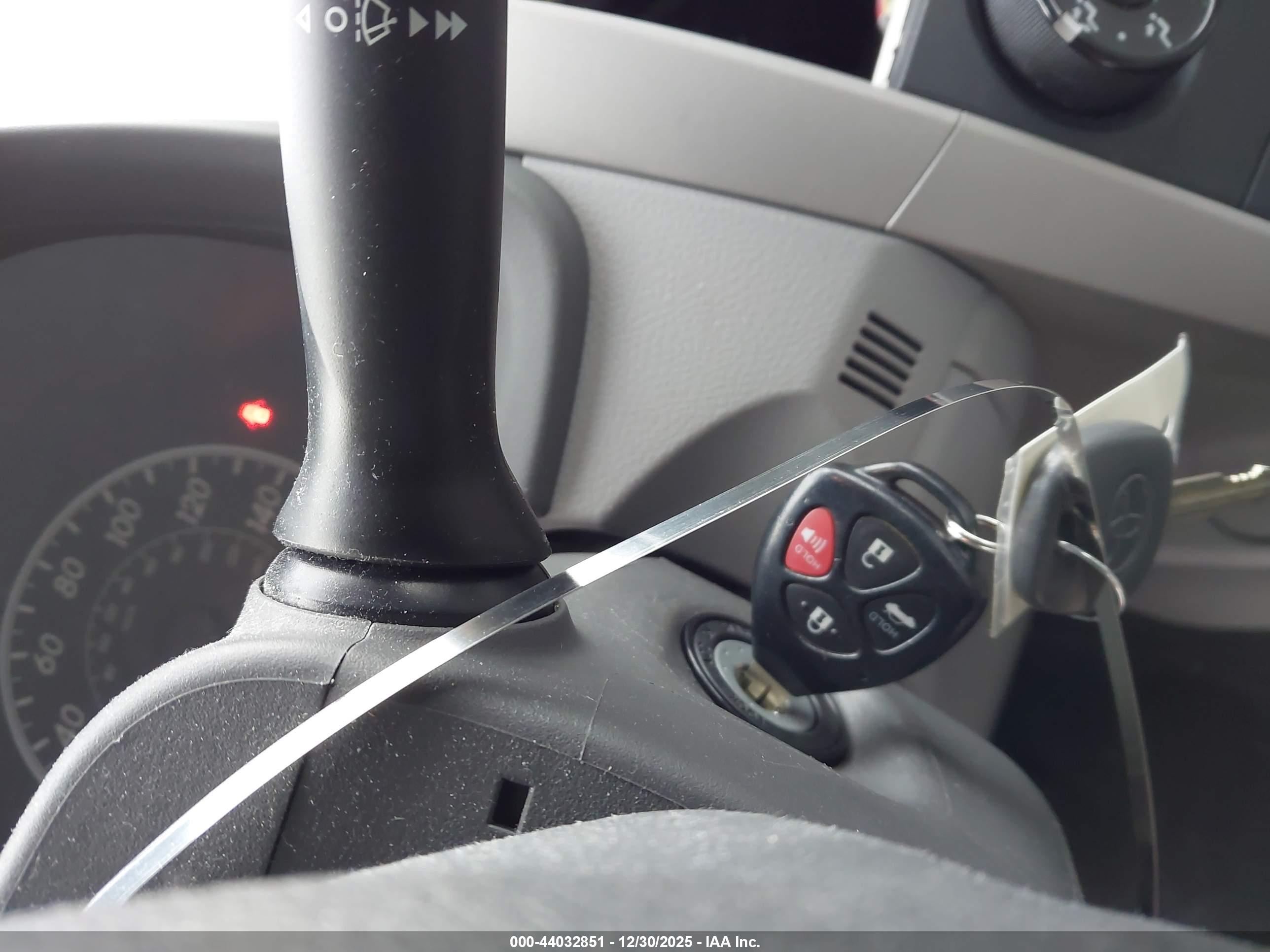 TOYOTA COROLLA image 11
