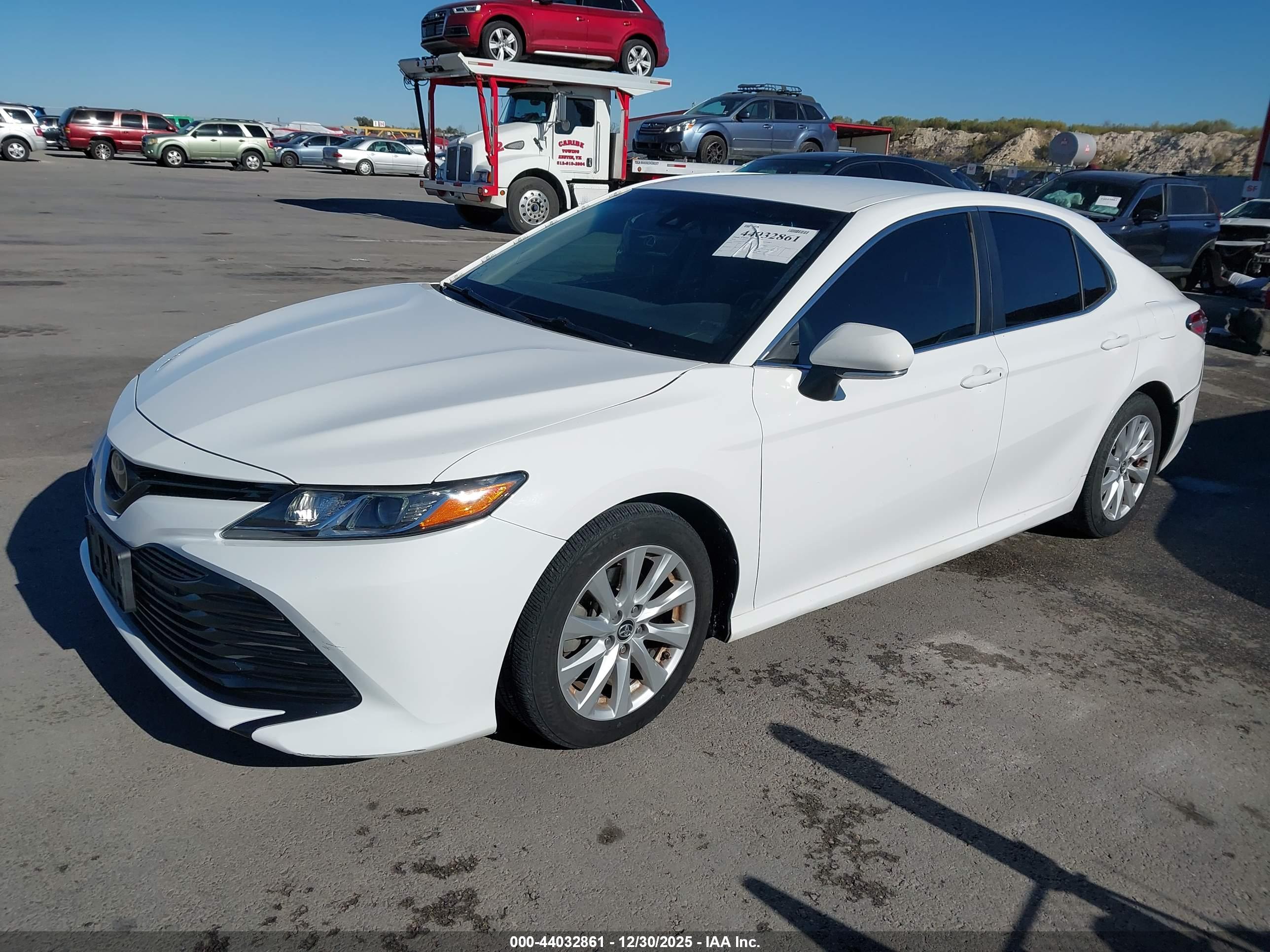 TOYOTA CAMRY image 2