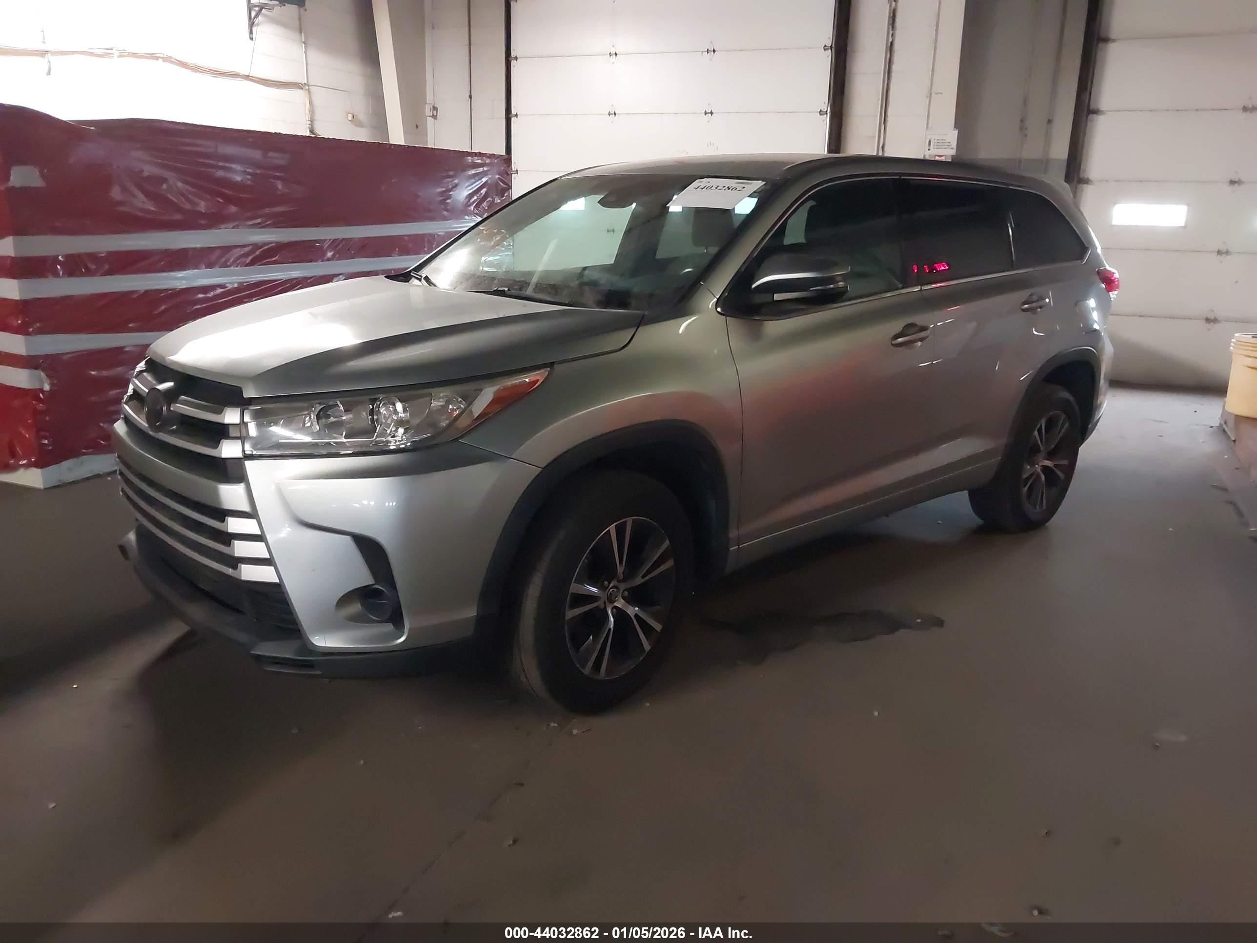 TOYOTA HIGHLANDER image 2