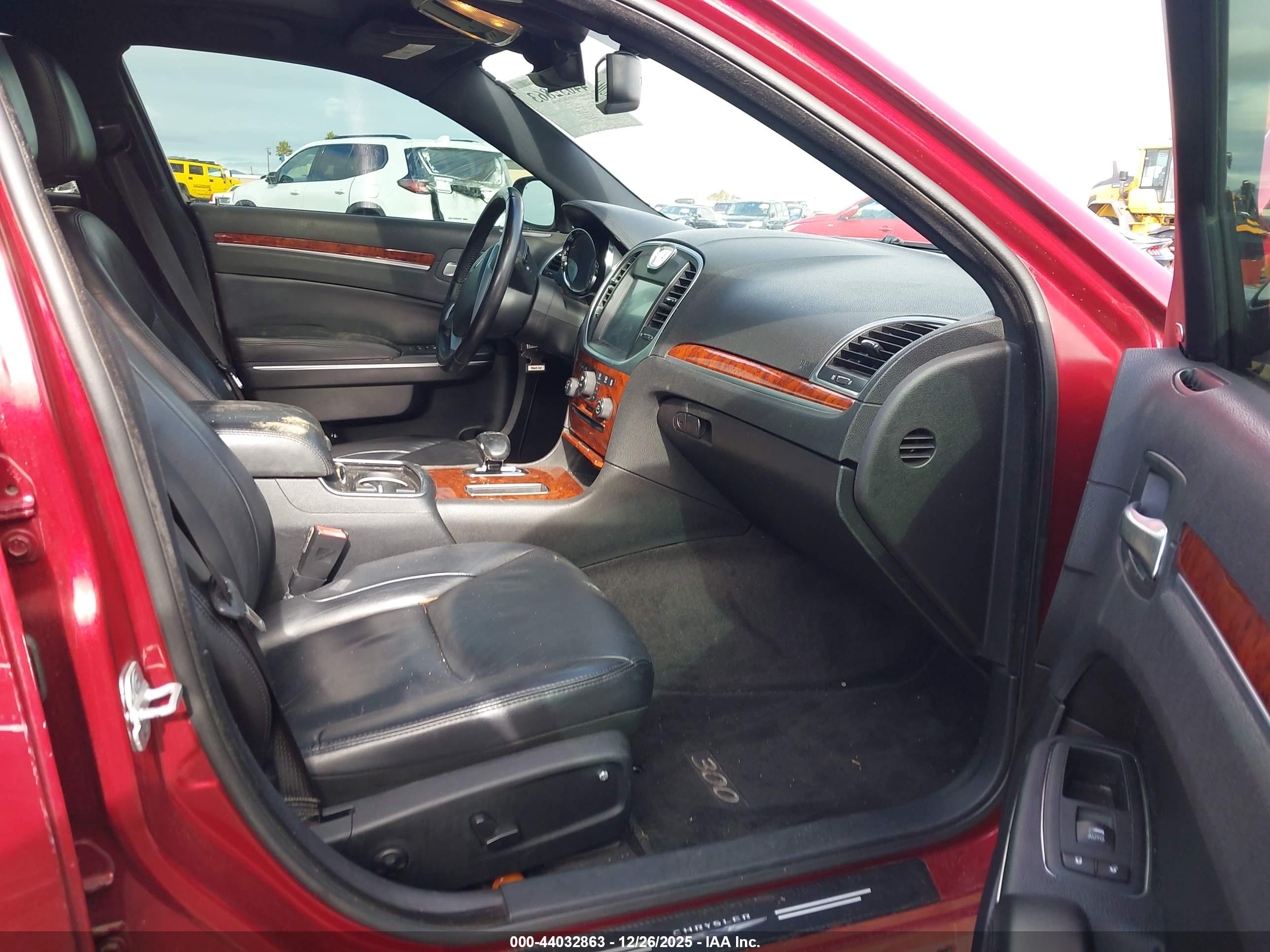 CHRYSLER 300 image 5