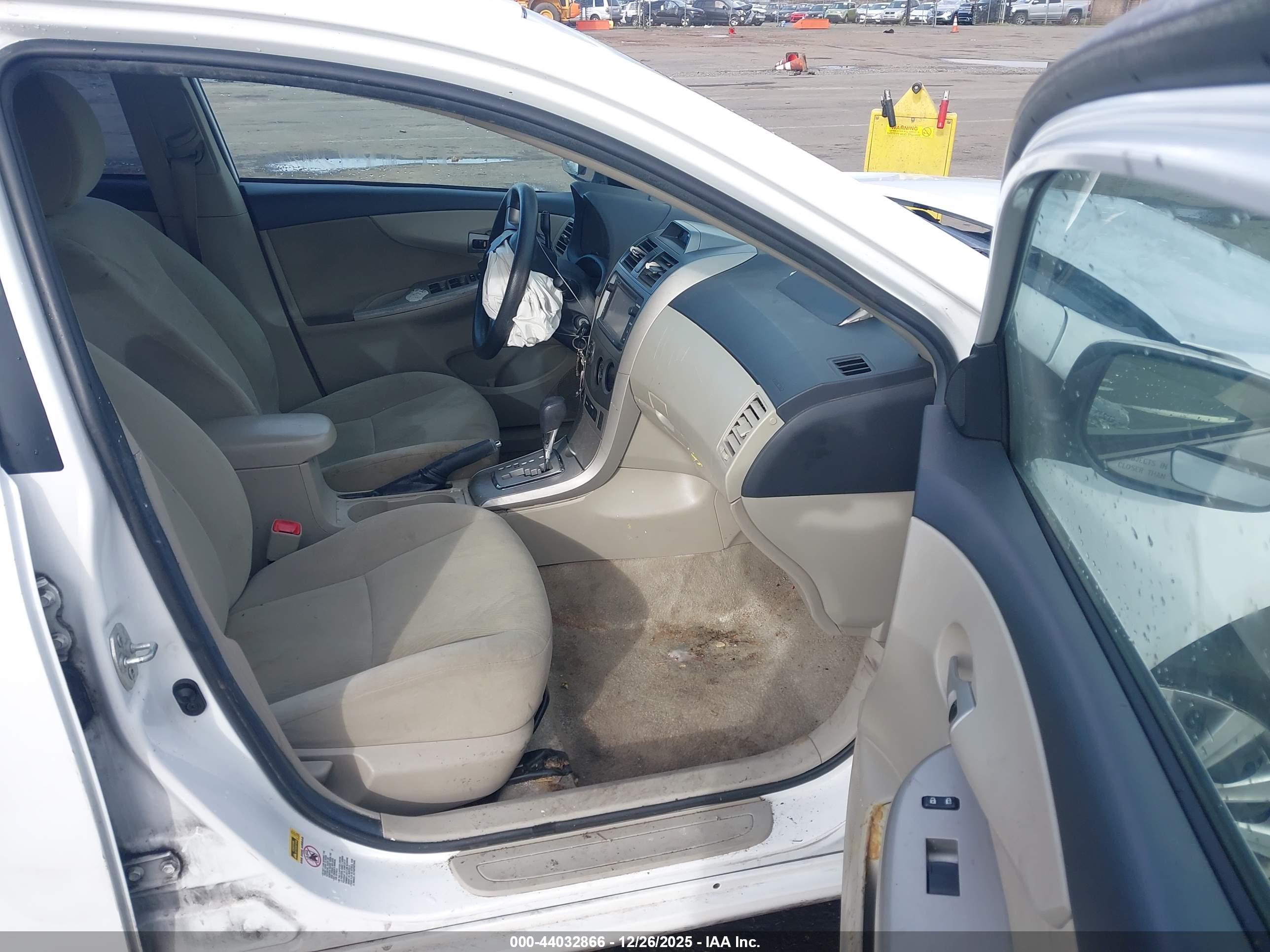 TOYOTA COROLLA image 5