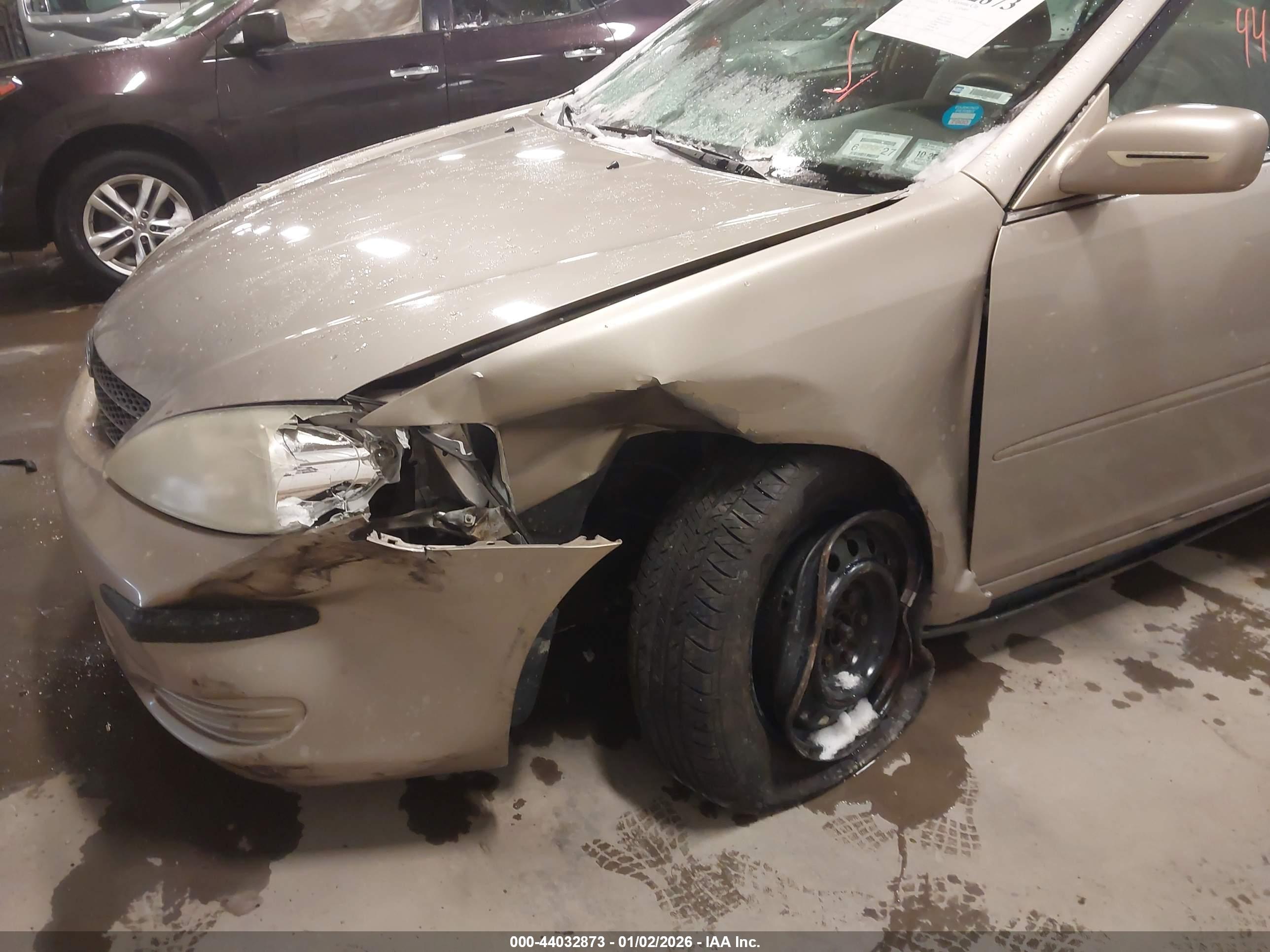 TOYOTA CAMRY image 6