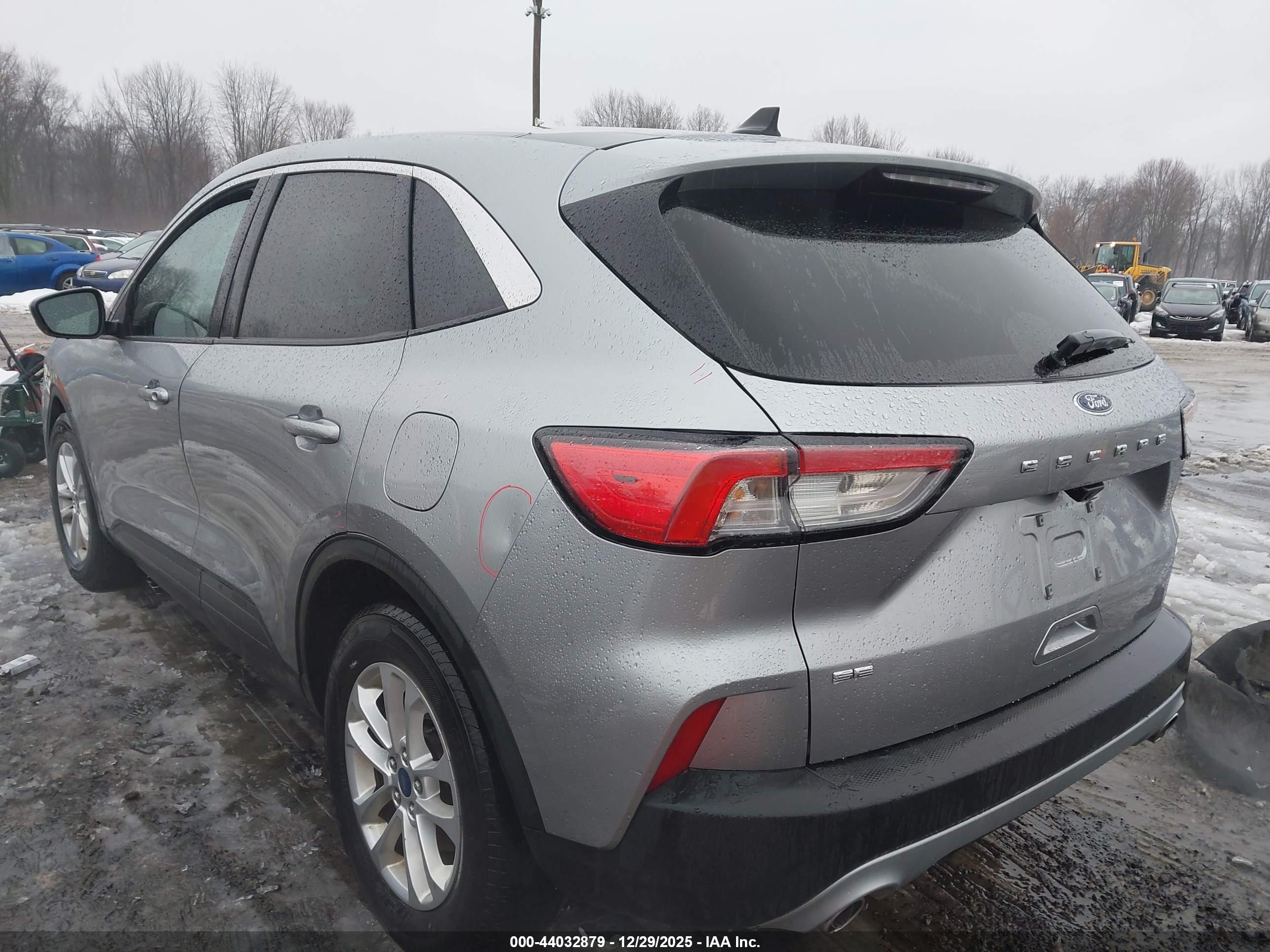 FORD ESCAPE image 3