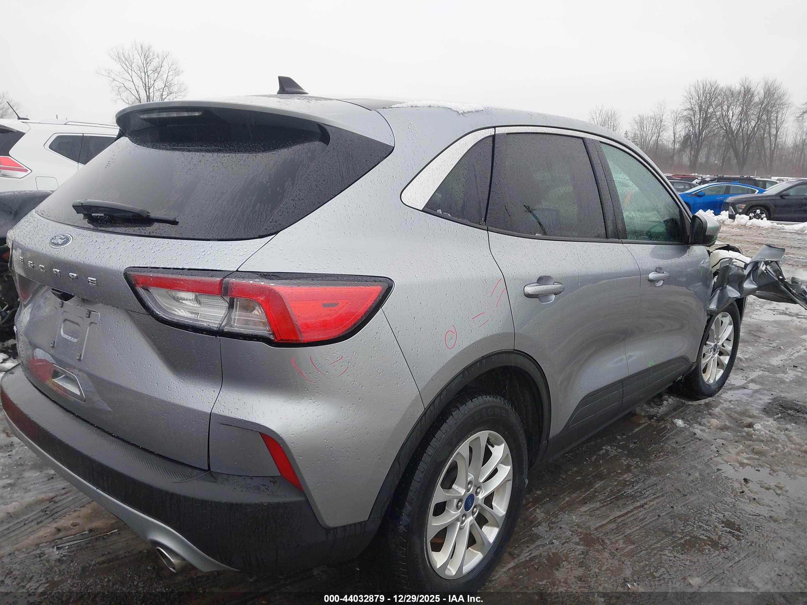 FORD ESCAPE image 4