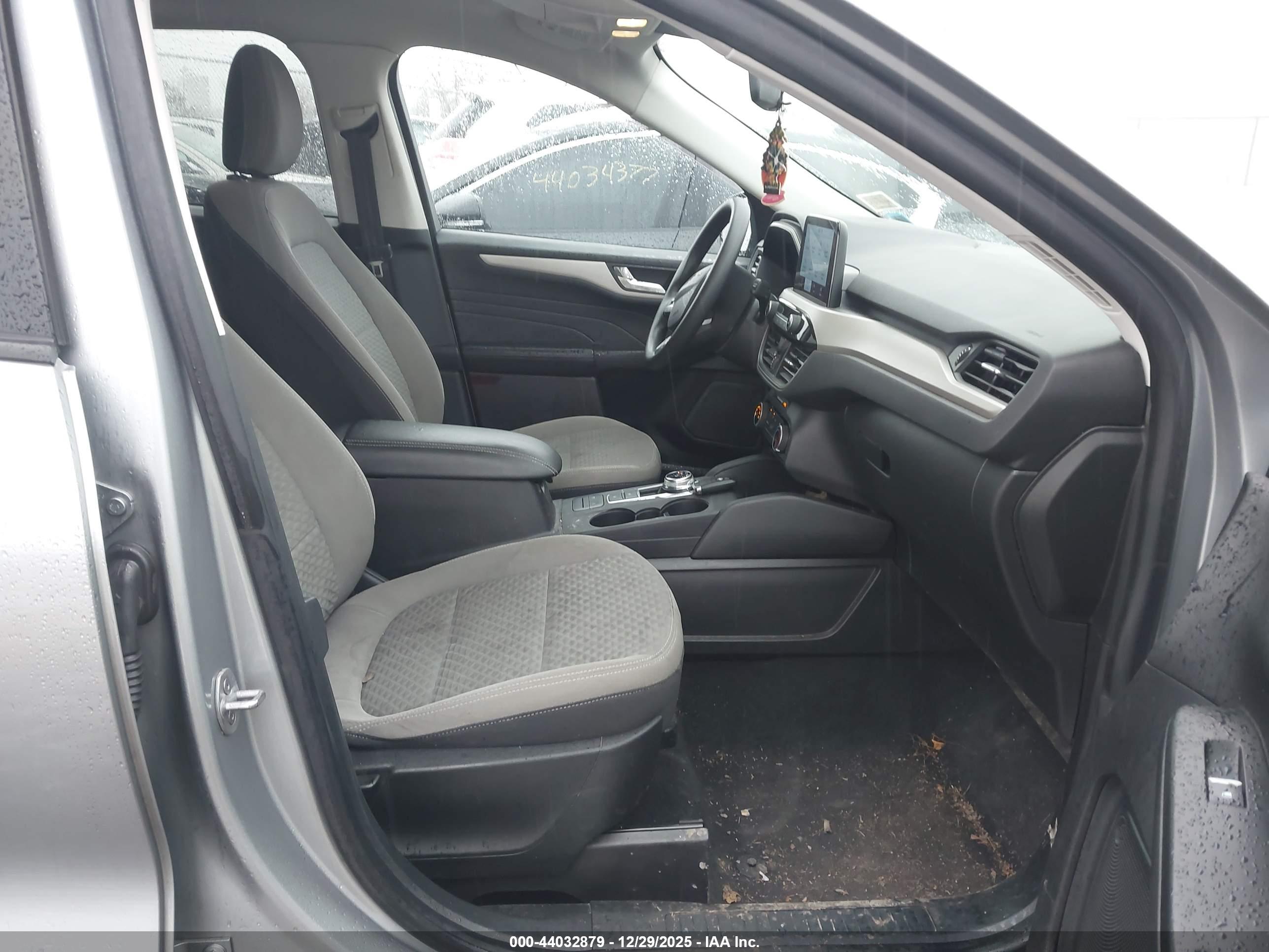 FORD ESCAPE image 5