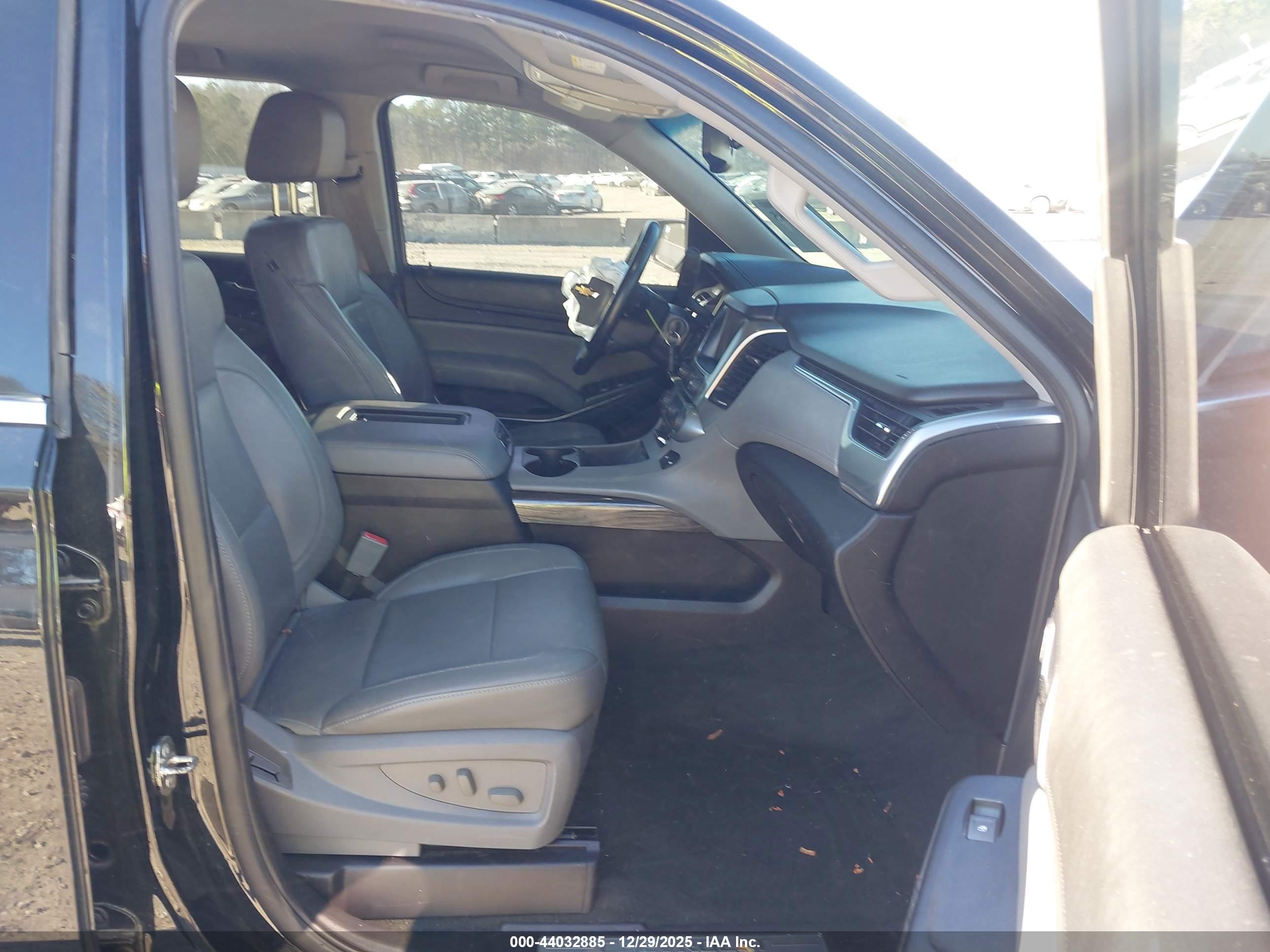 CHEVROLET TAHOE image 5