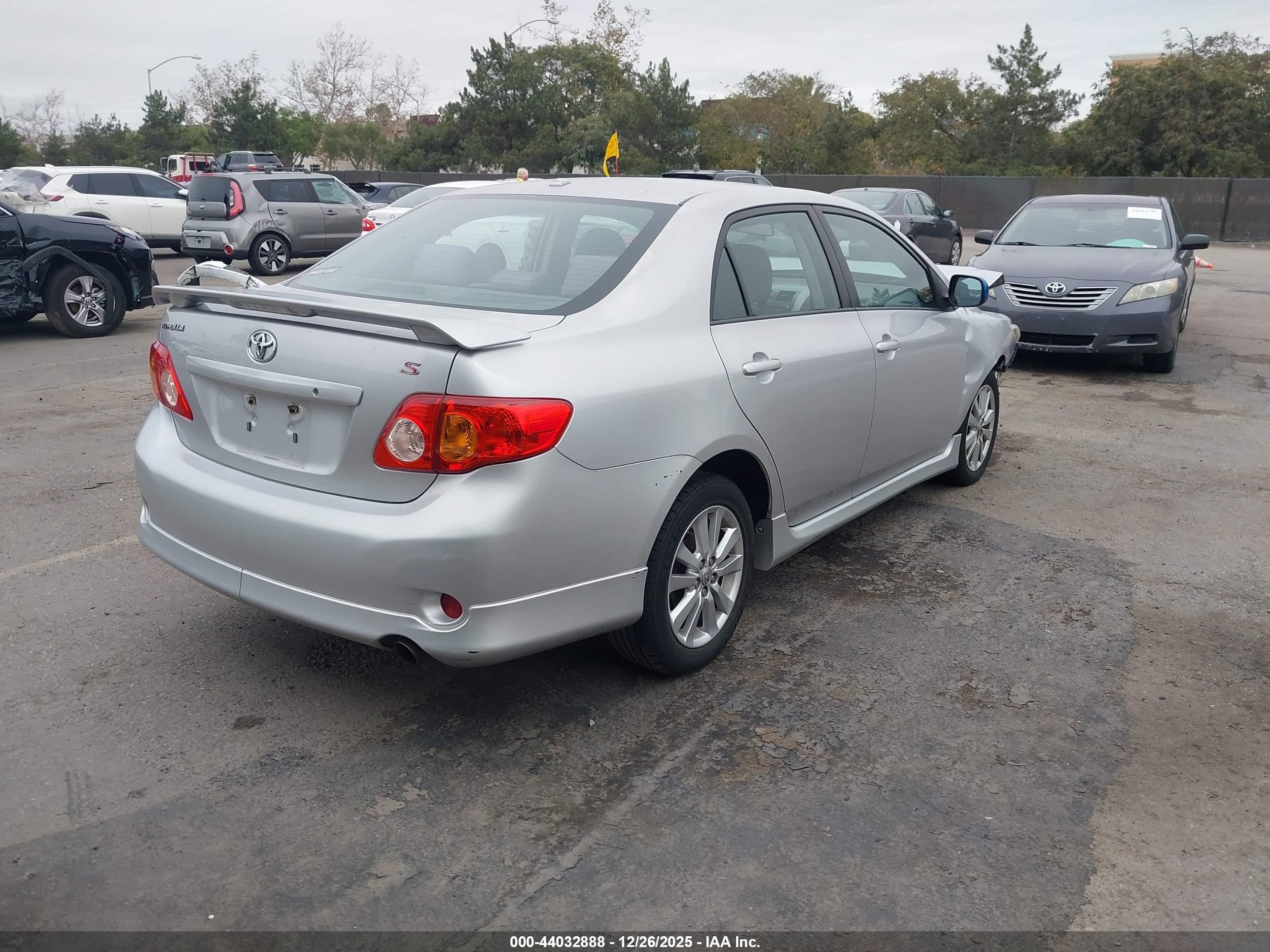 TOYOTA COROLLA image 4