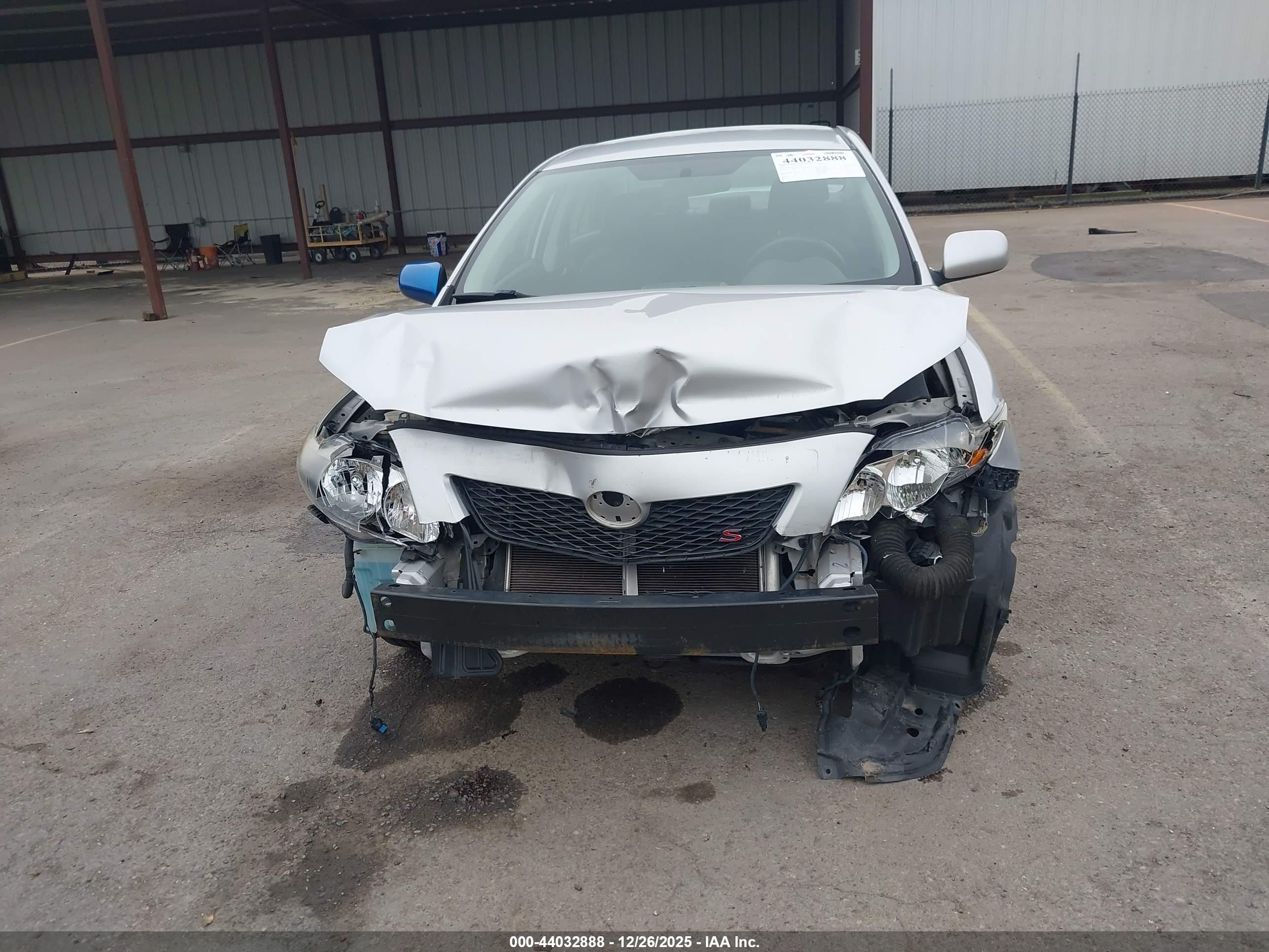TOYOTA COROLLA image 6