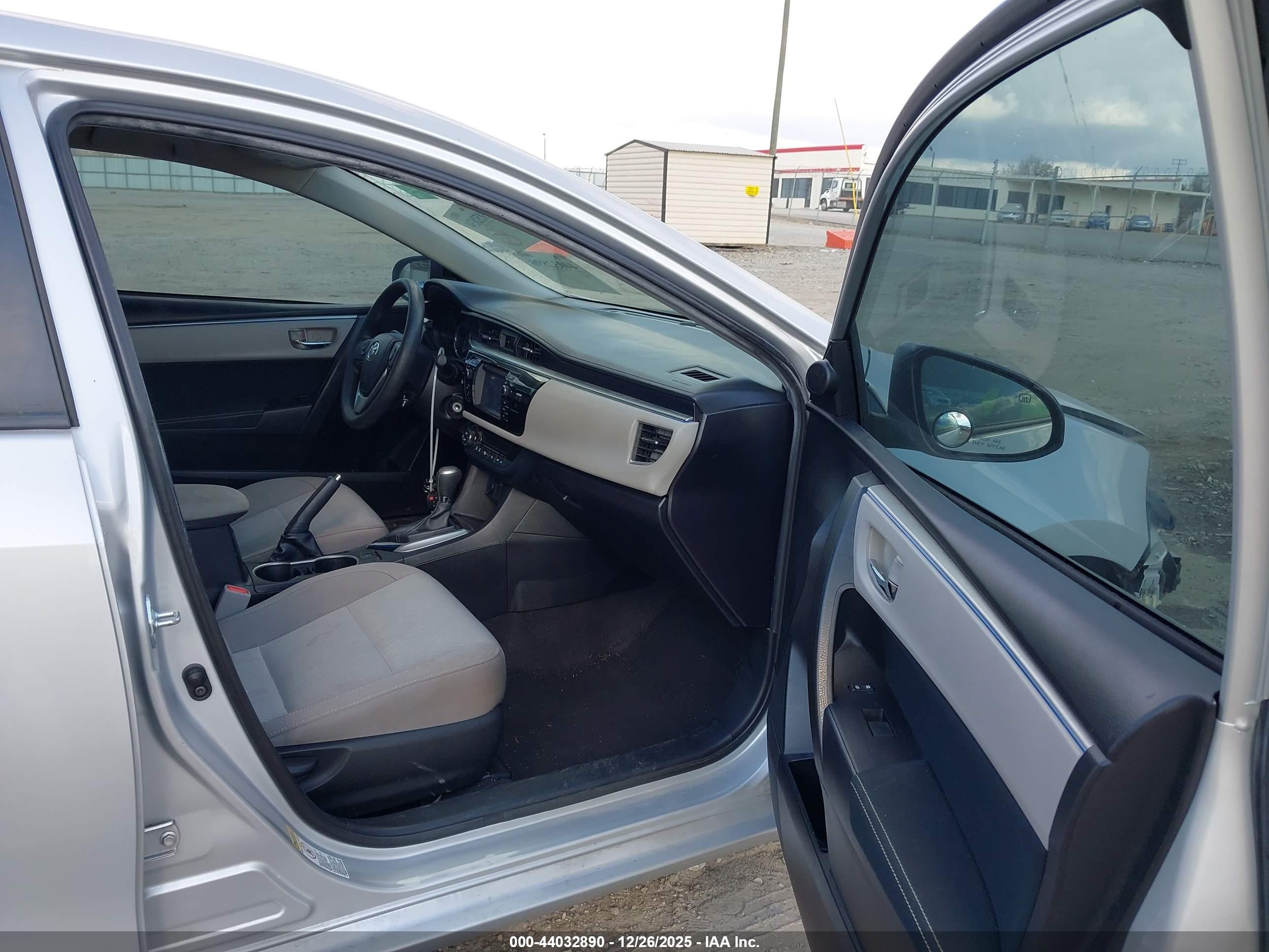 TOYOTA COROLLA image 5