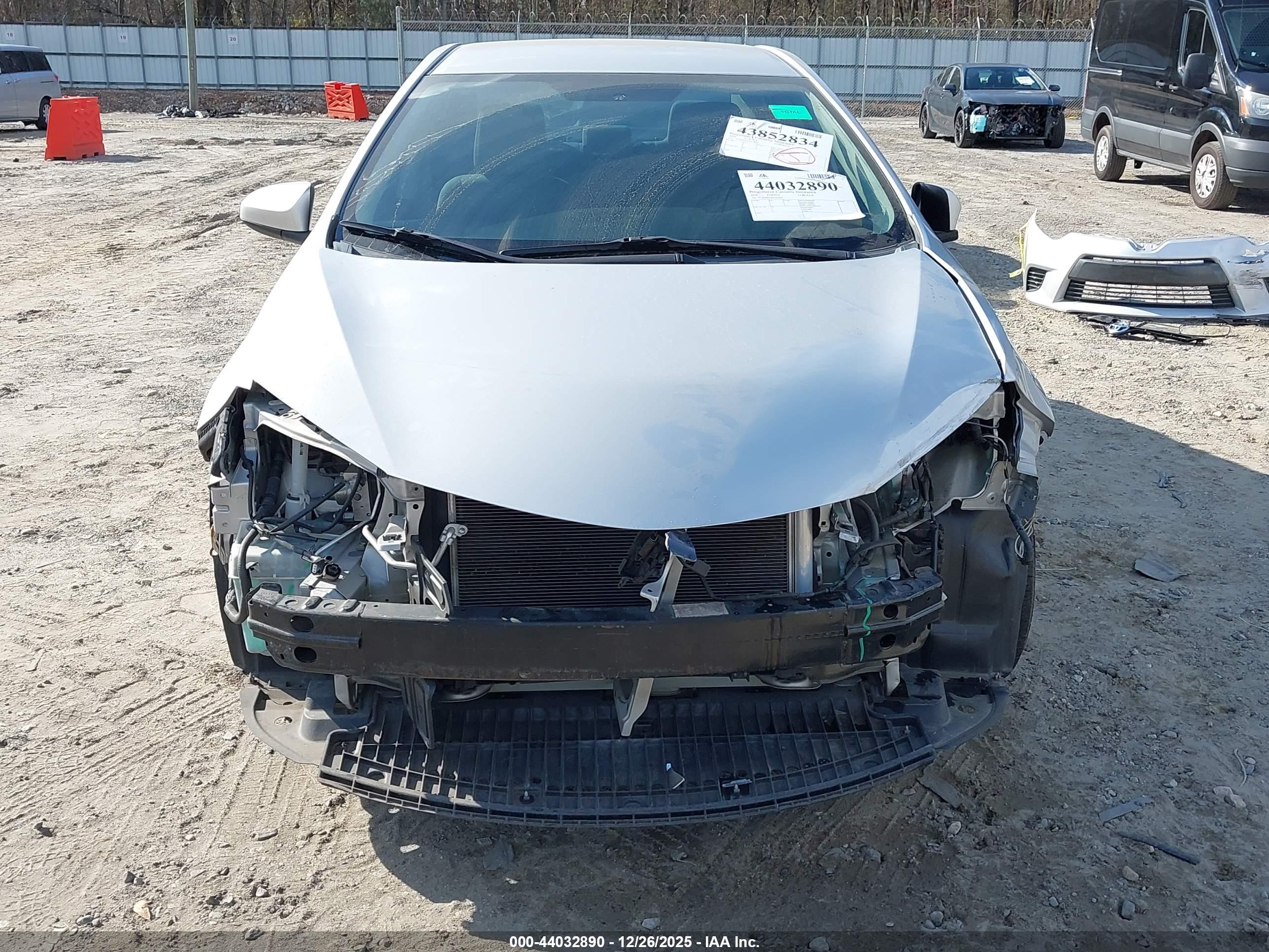 TOYOTA COROLLA image 6