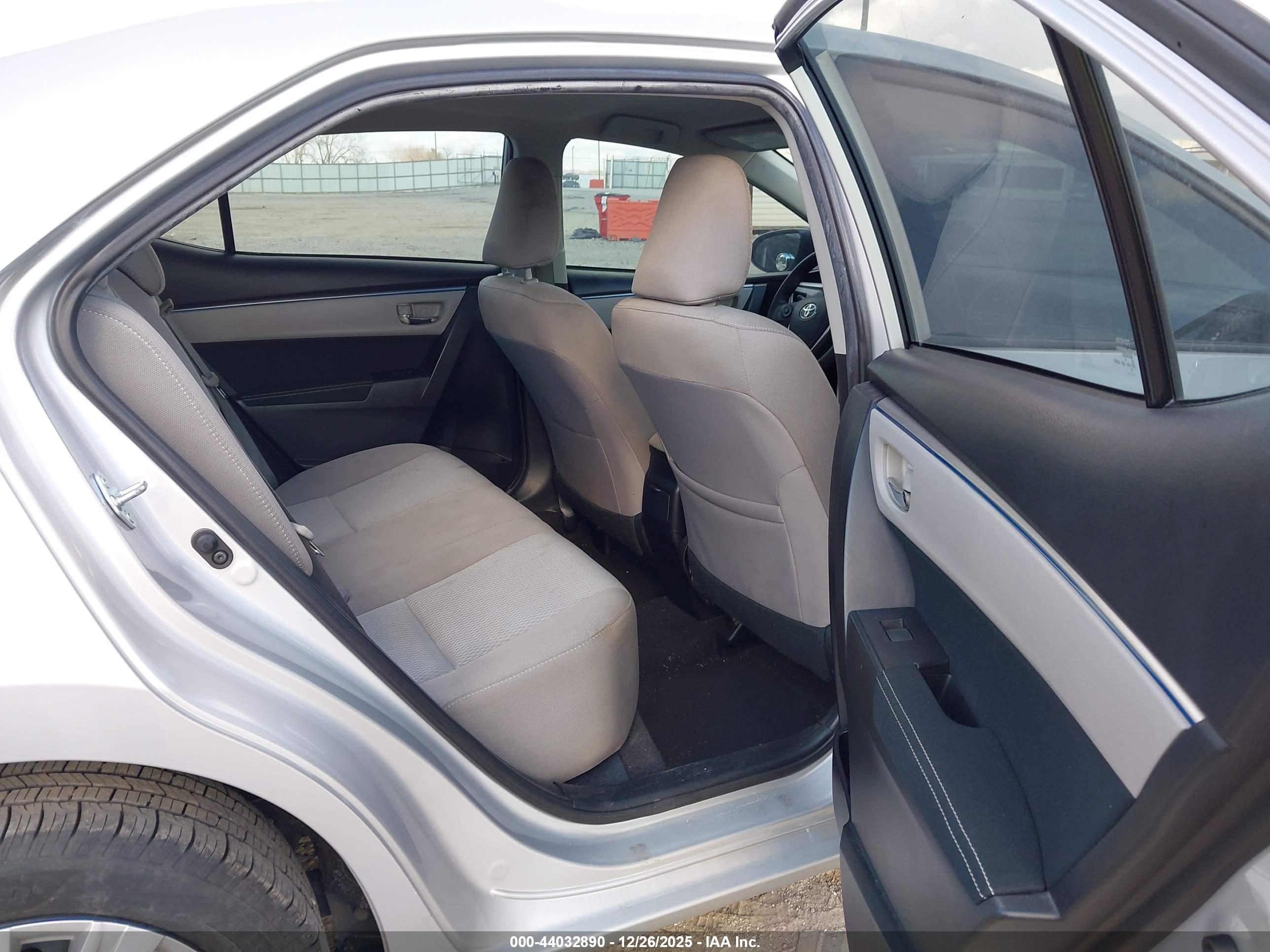 TOYOTA COROLLA image 8