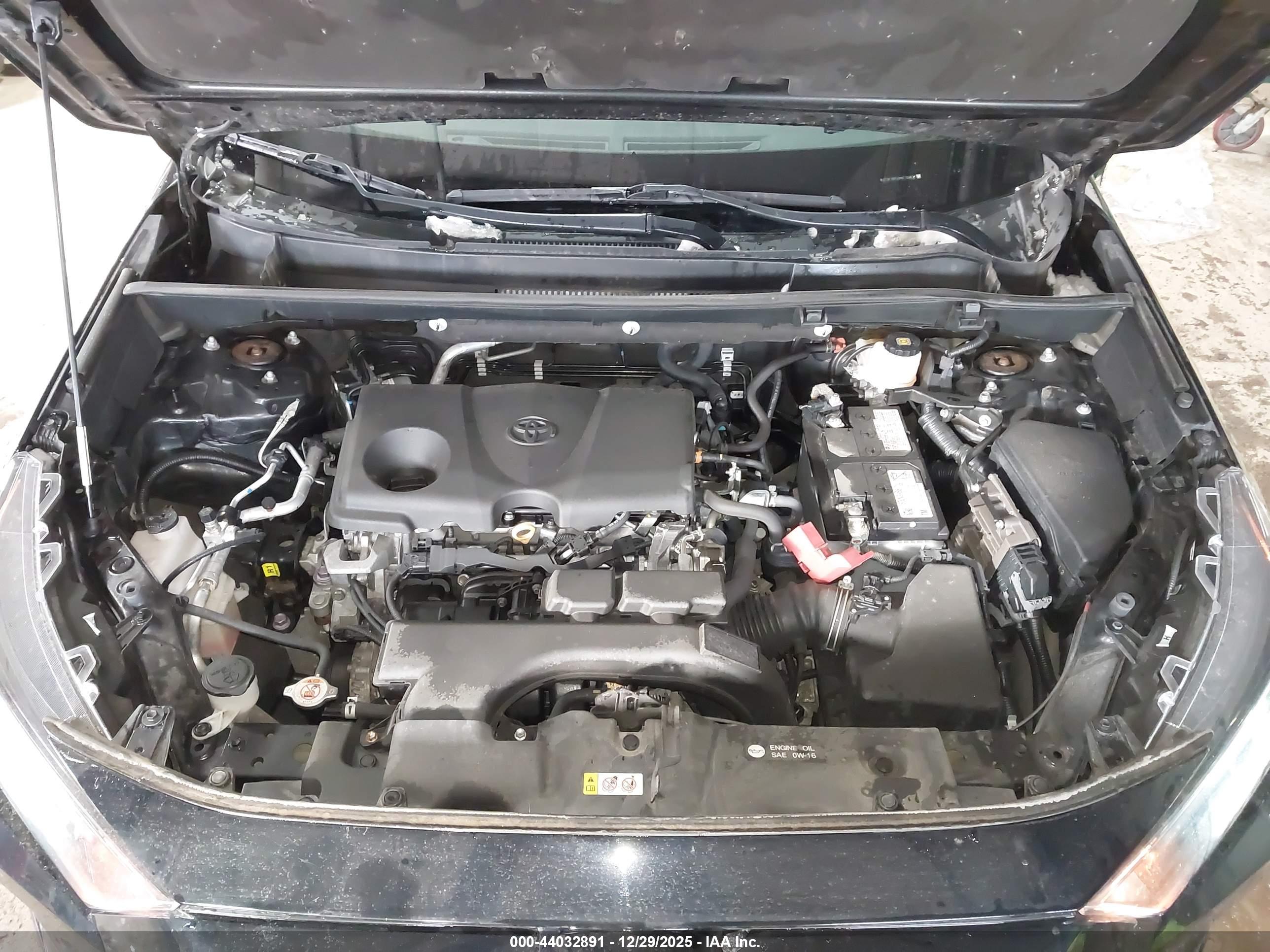 TOYOTA RAV4 image 10