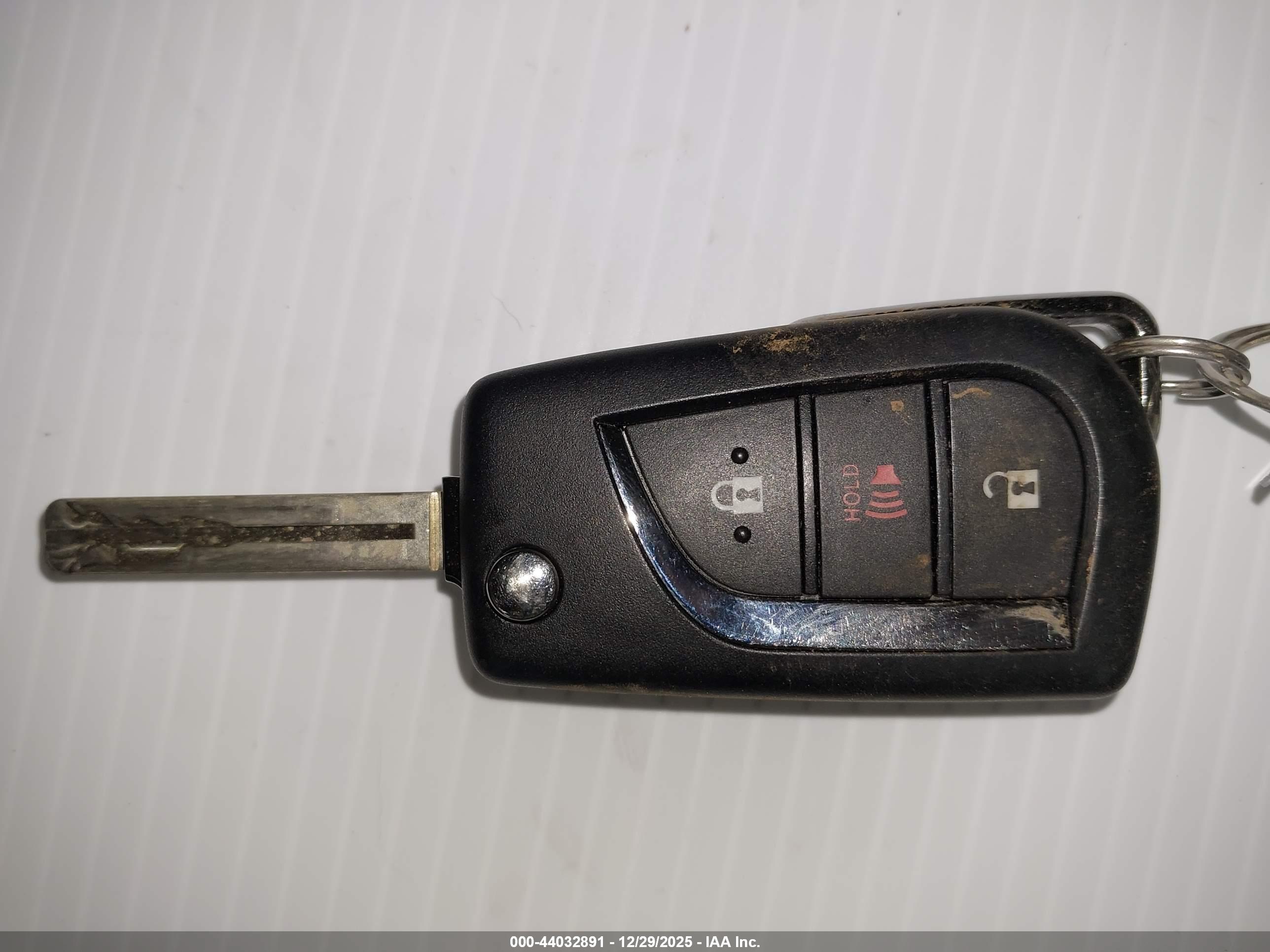 TOYOTA RAV4 image 11
