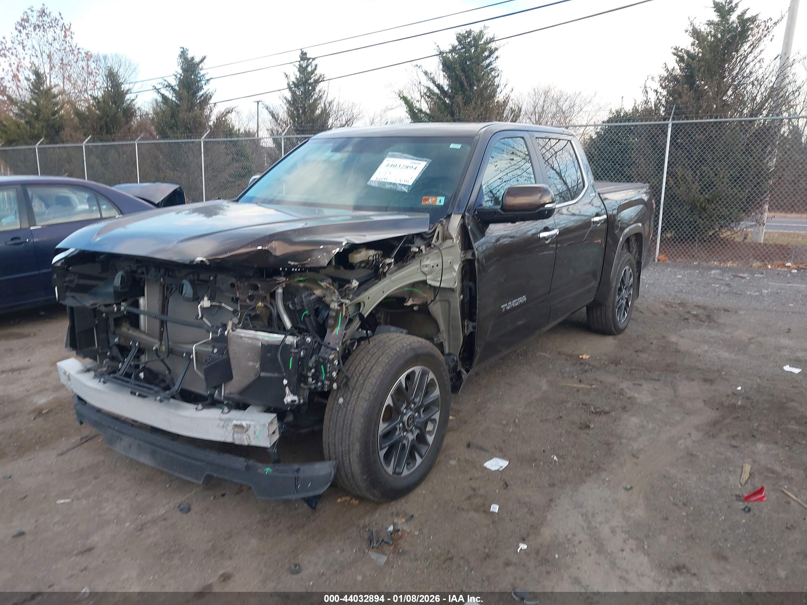 TOYOTA TUNDRA image 2