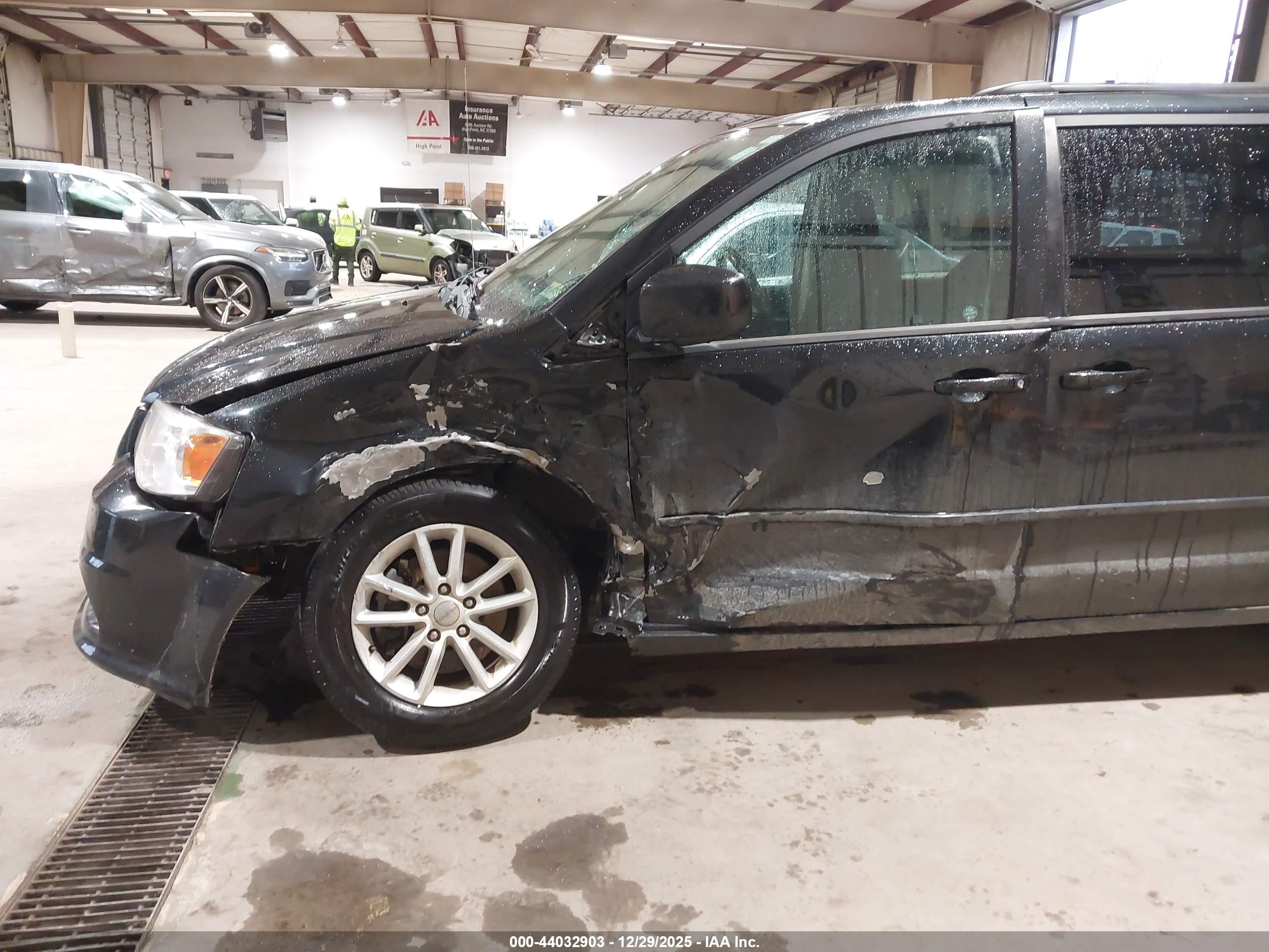 DODGE GRAND image 6