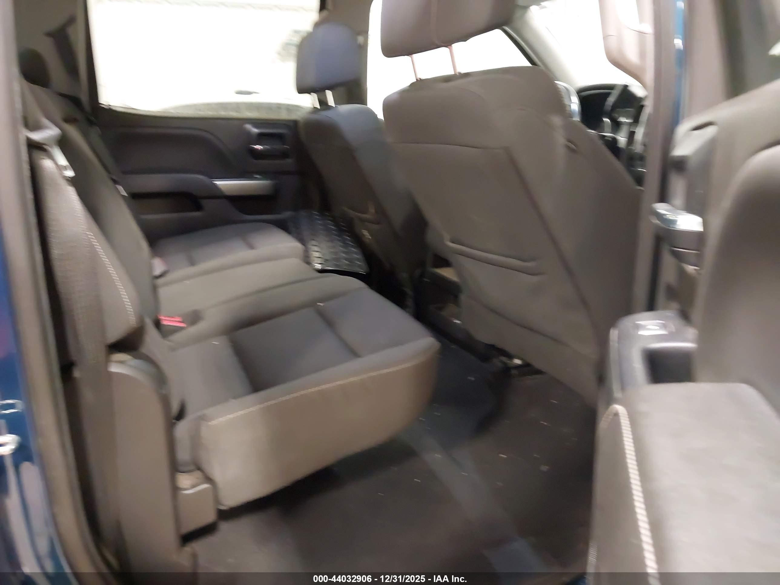 CHEVROLET SILVERADO image 8