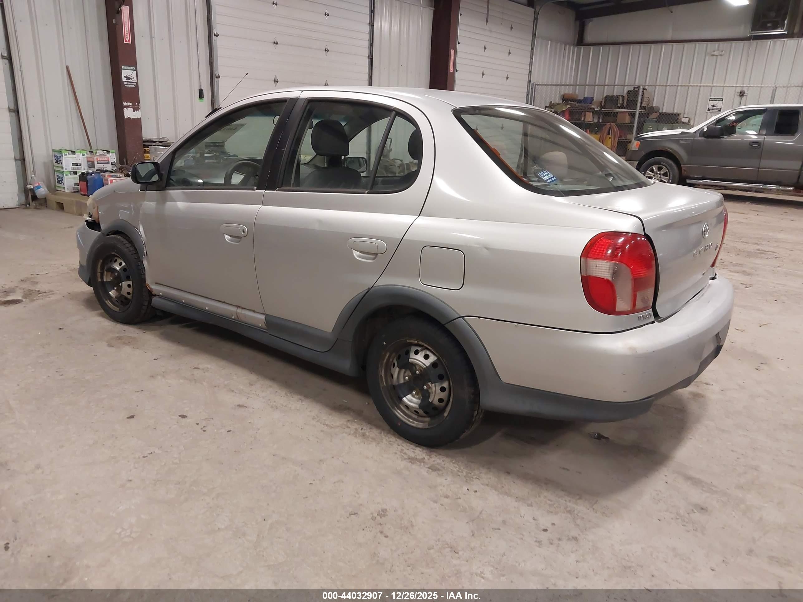 TOYOTA ECHO image 3
