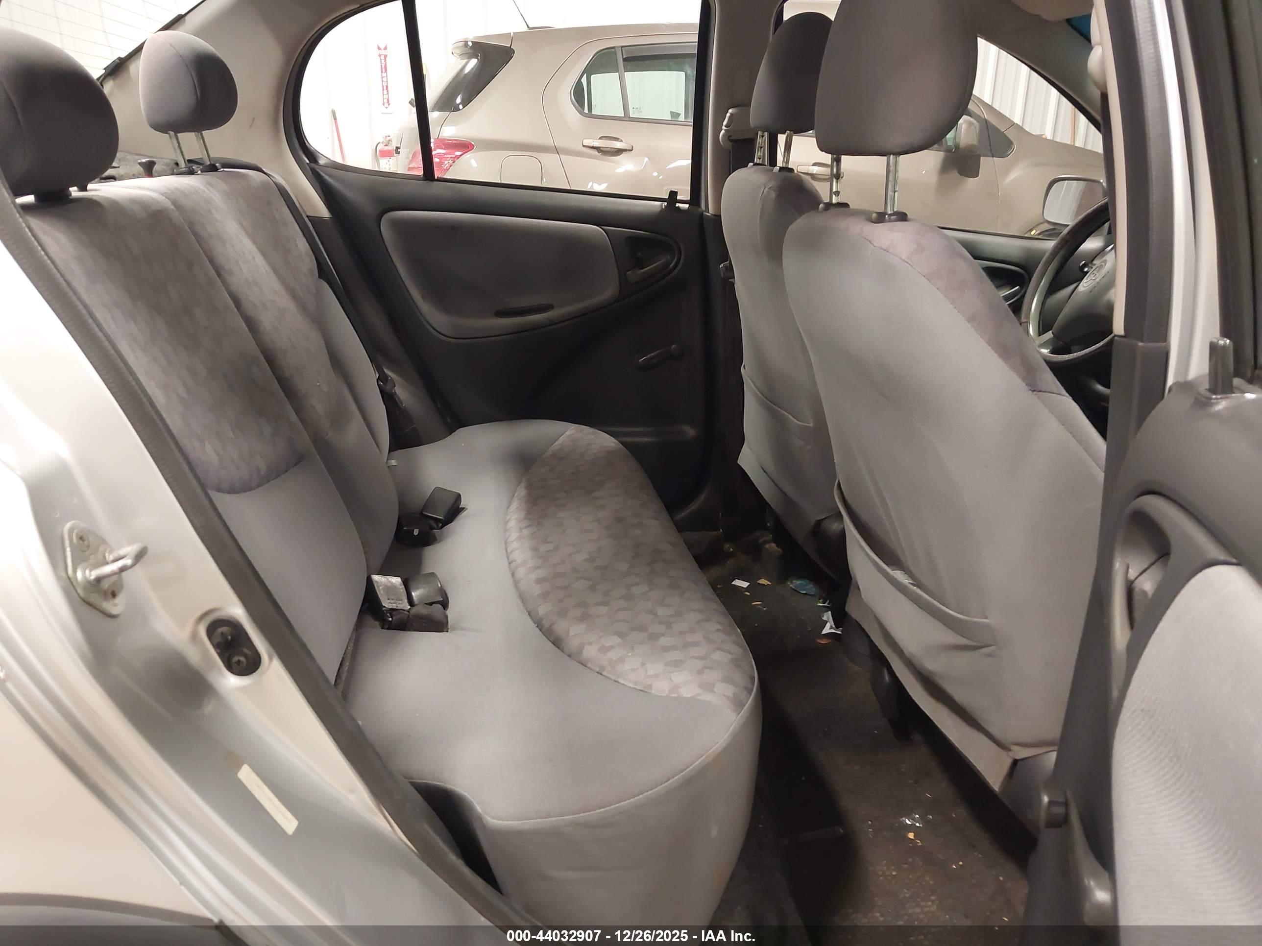 TOYOTA ECHO image 8