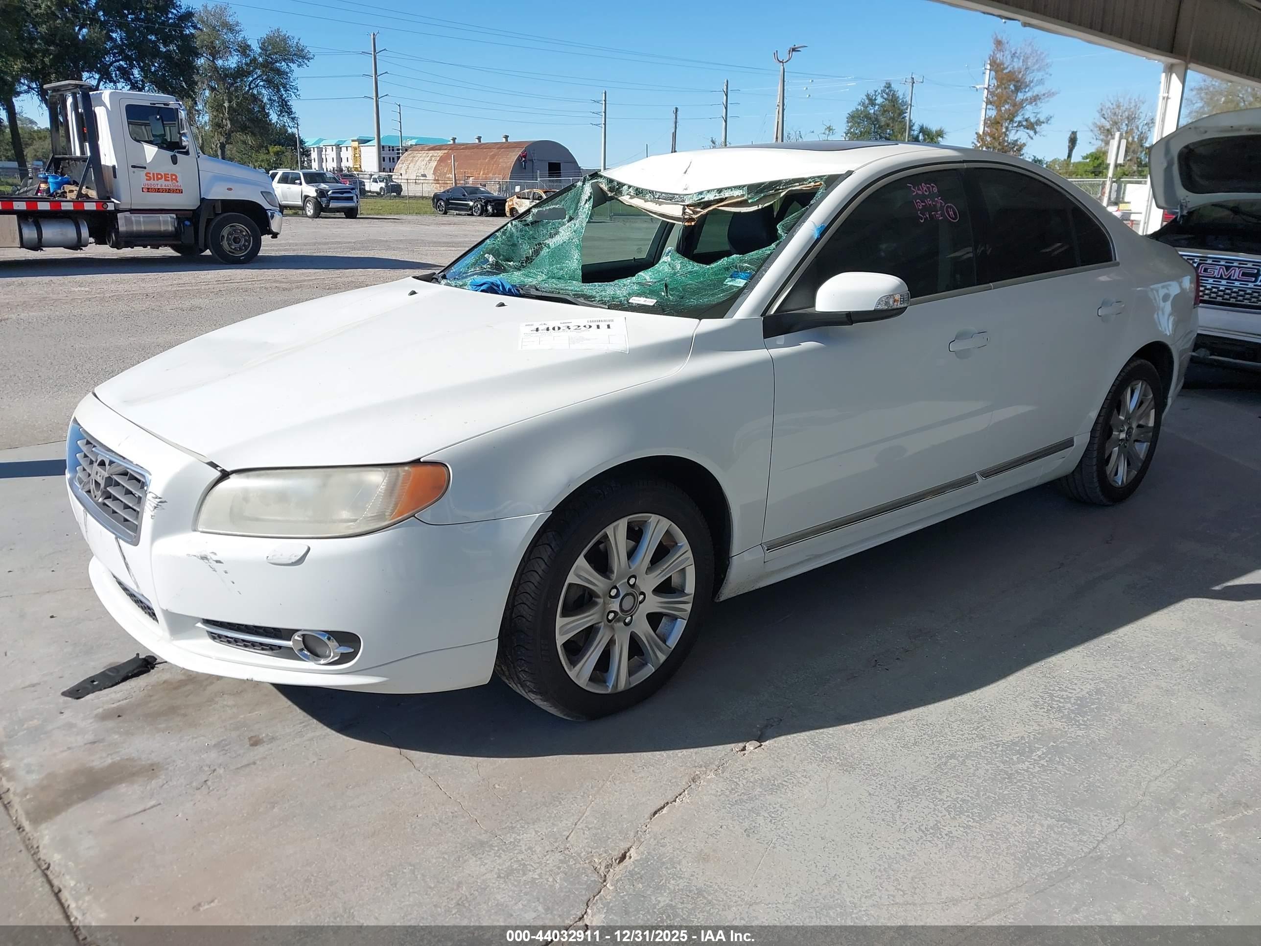 VOLVO S80 image 2