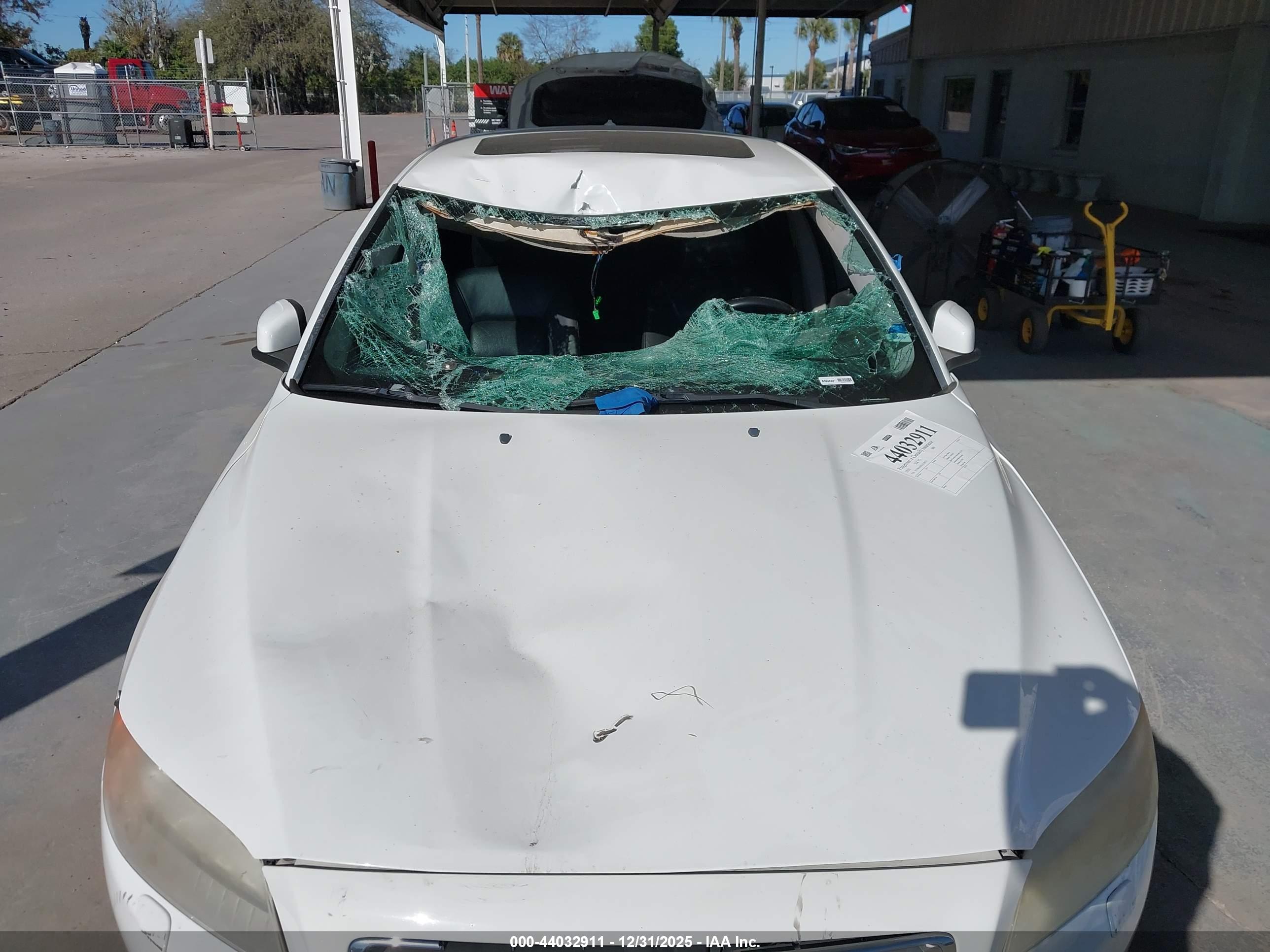 VOLVO S80 image 6