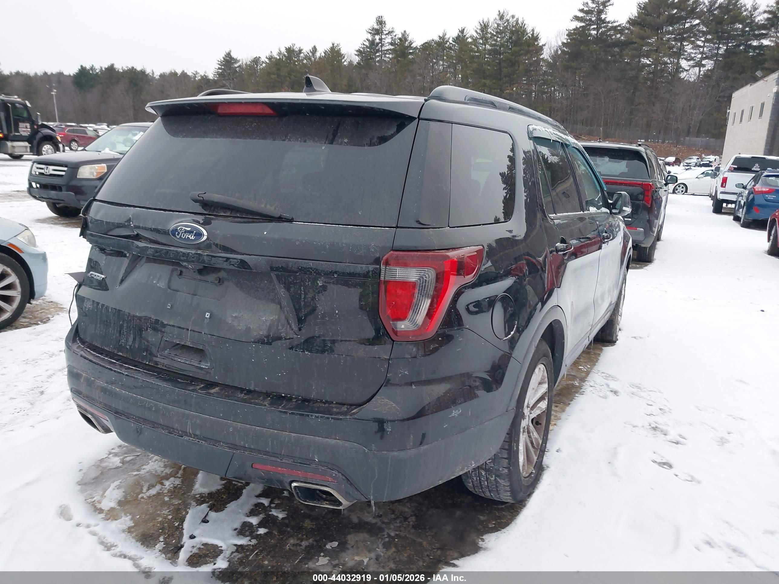 FORD EXPLORER image 4
