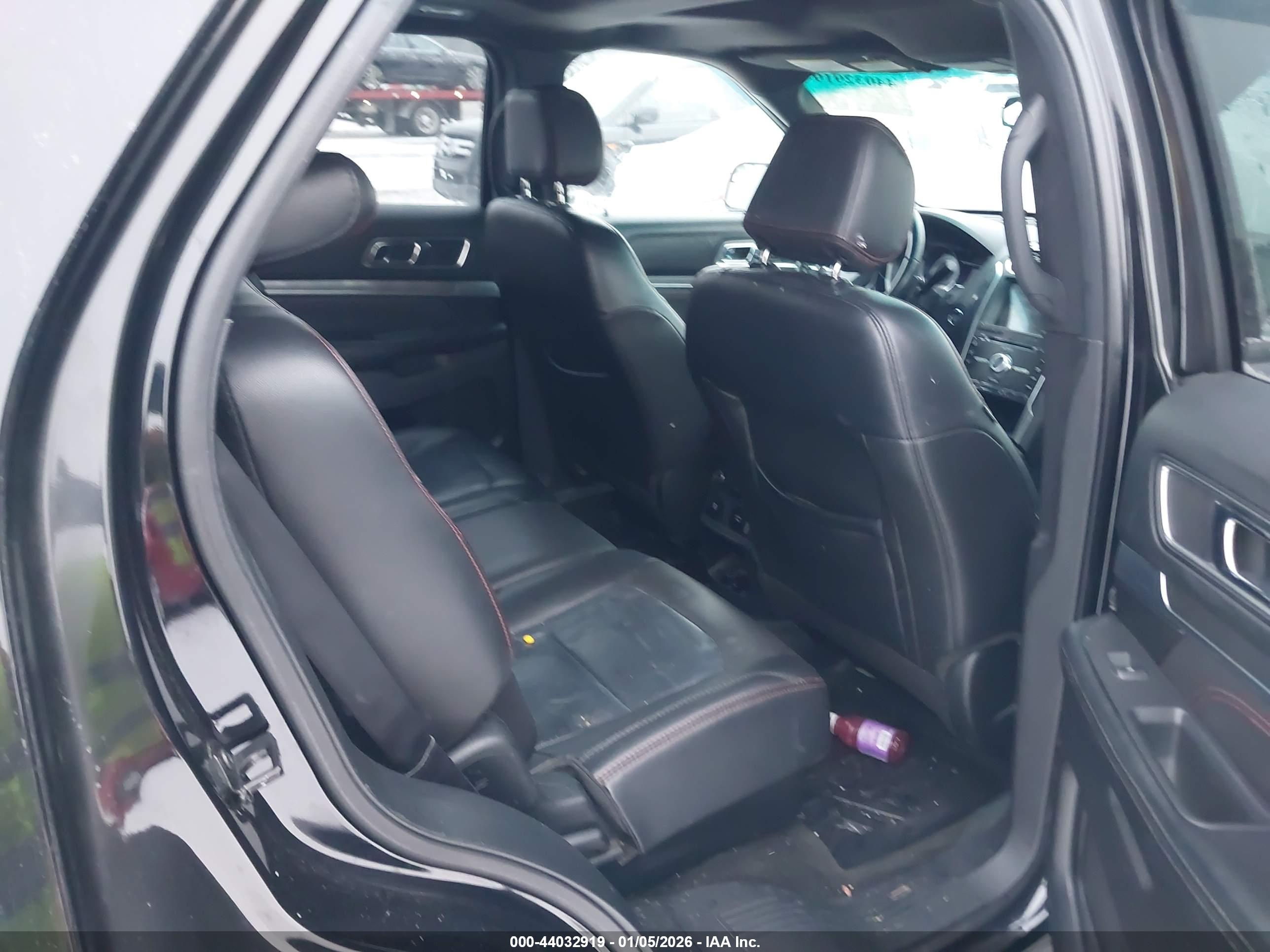 FORD EXPLORER image 8