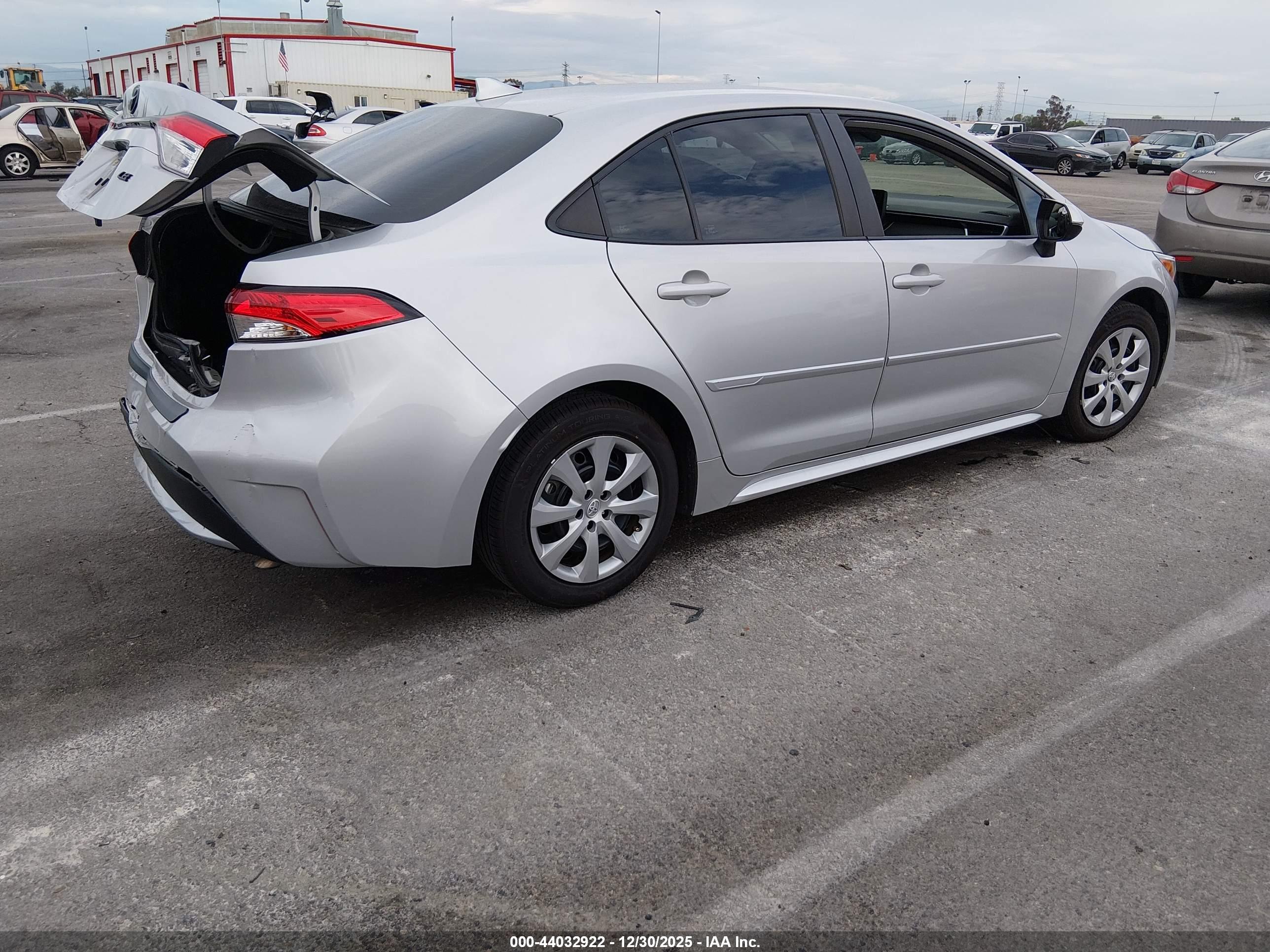 TOYOTA COROLLA image 4