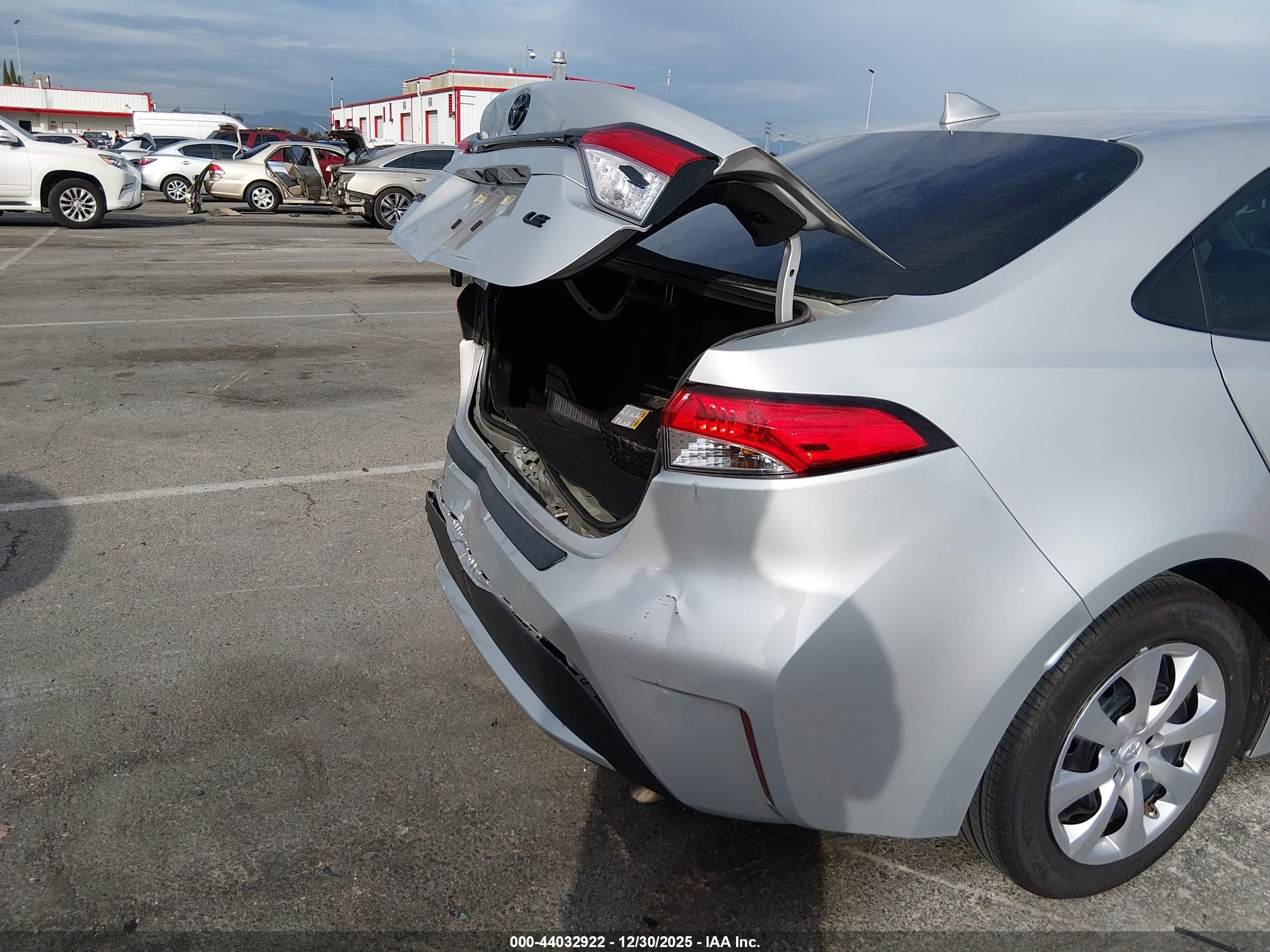 TOYOTA COROLLA image 6