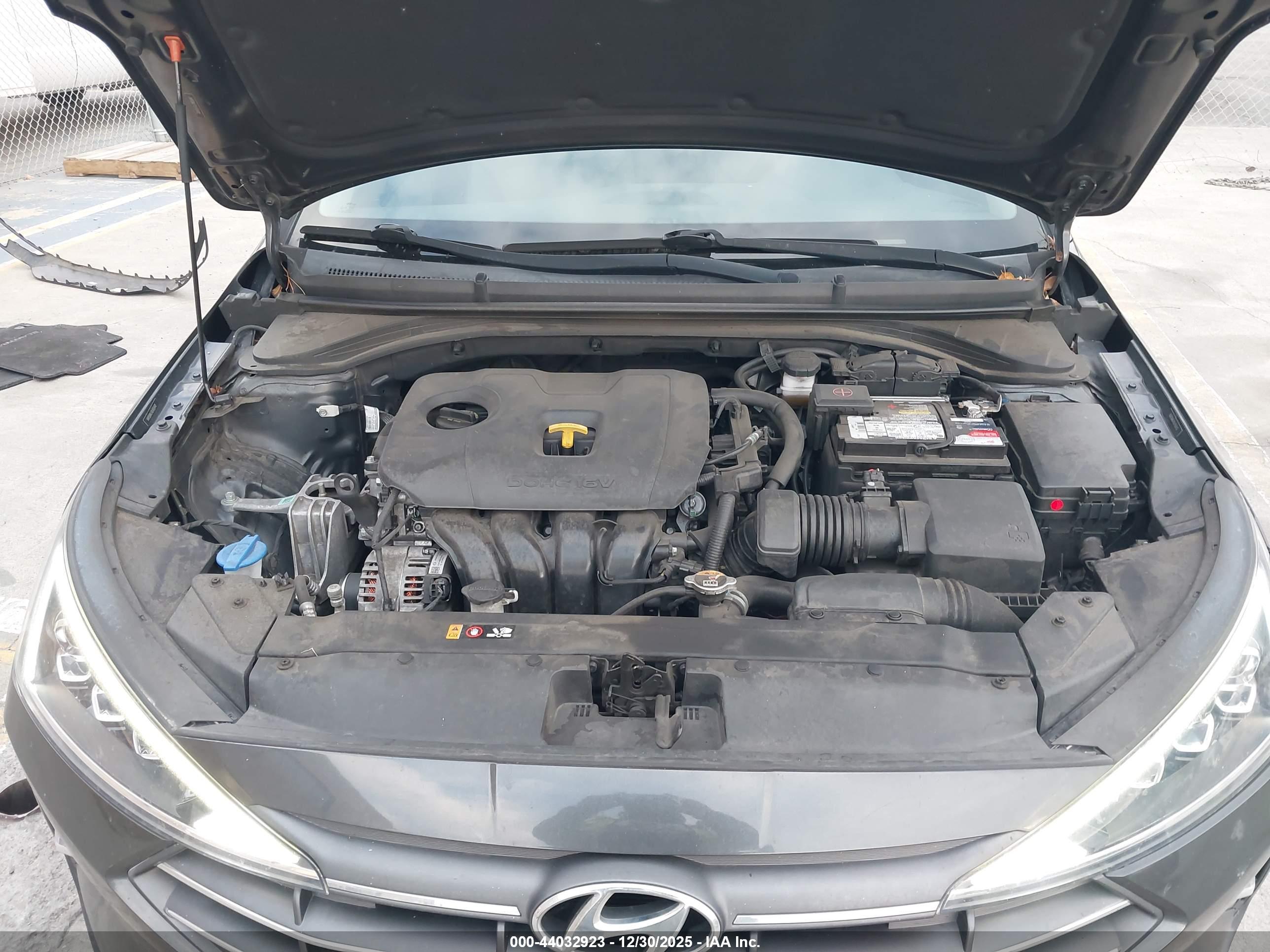 HYUNDAI ELANTRA image 10