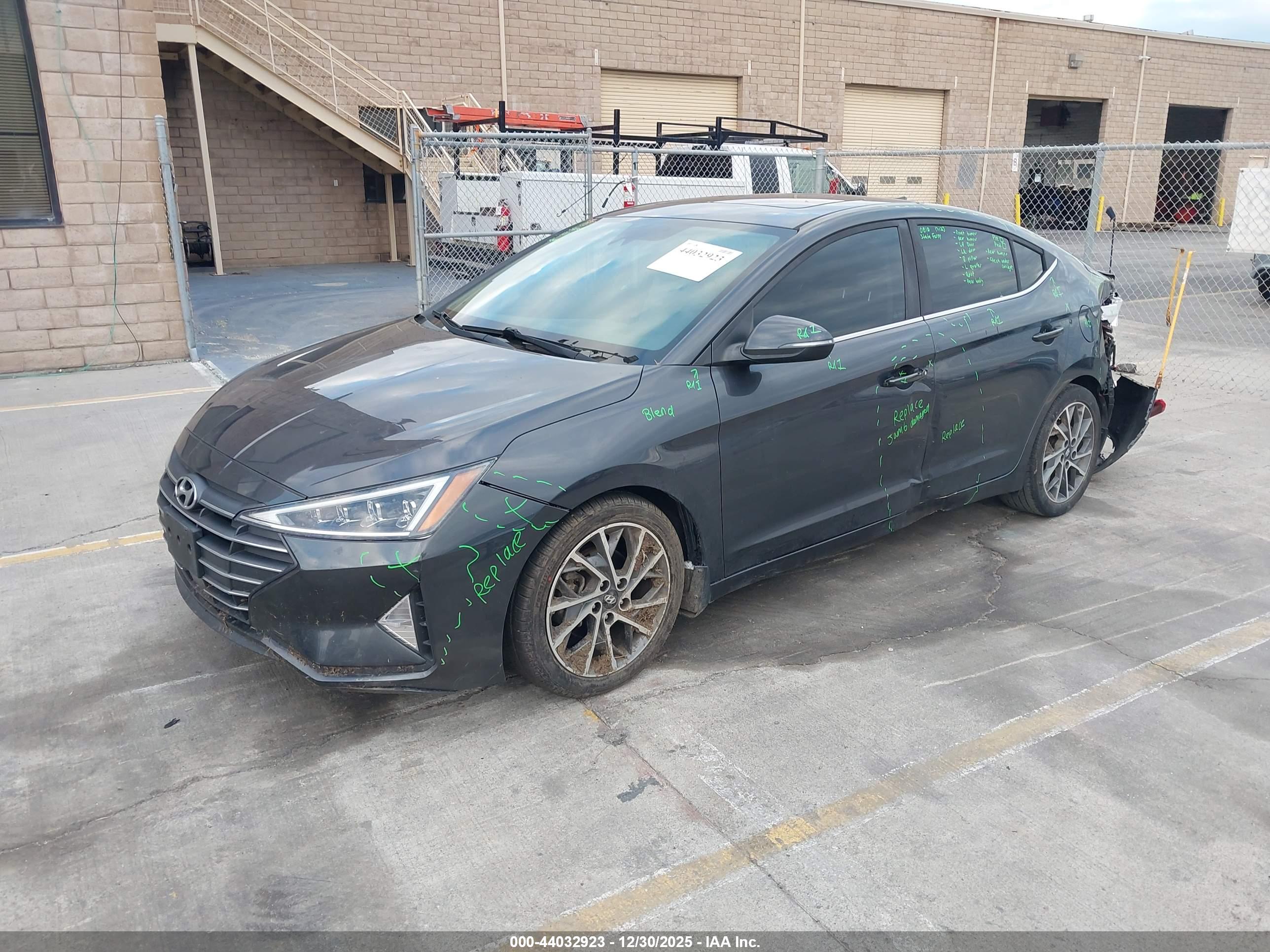 HYUNDAI ELANTRA image 2