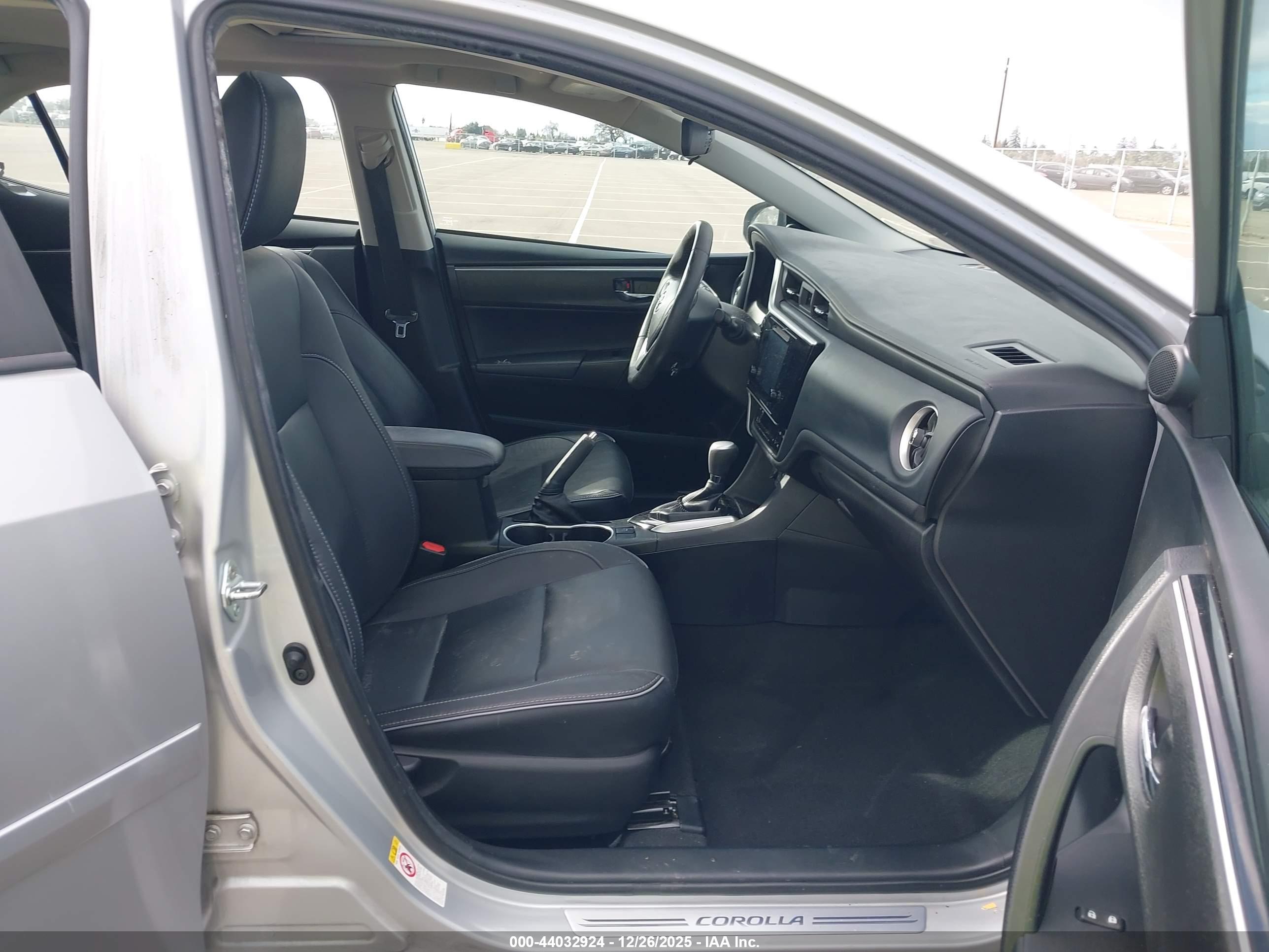 TOYOTA COROLLA image 5