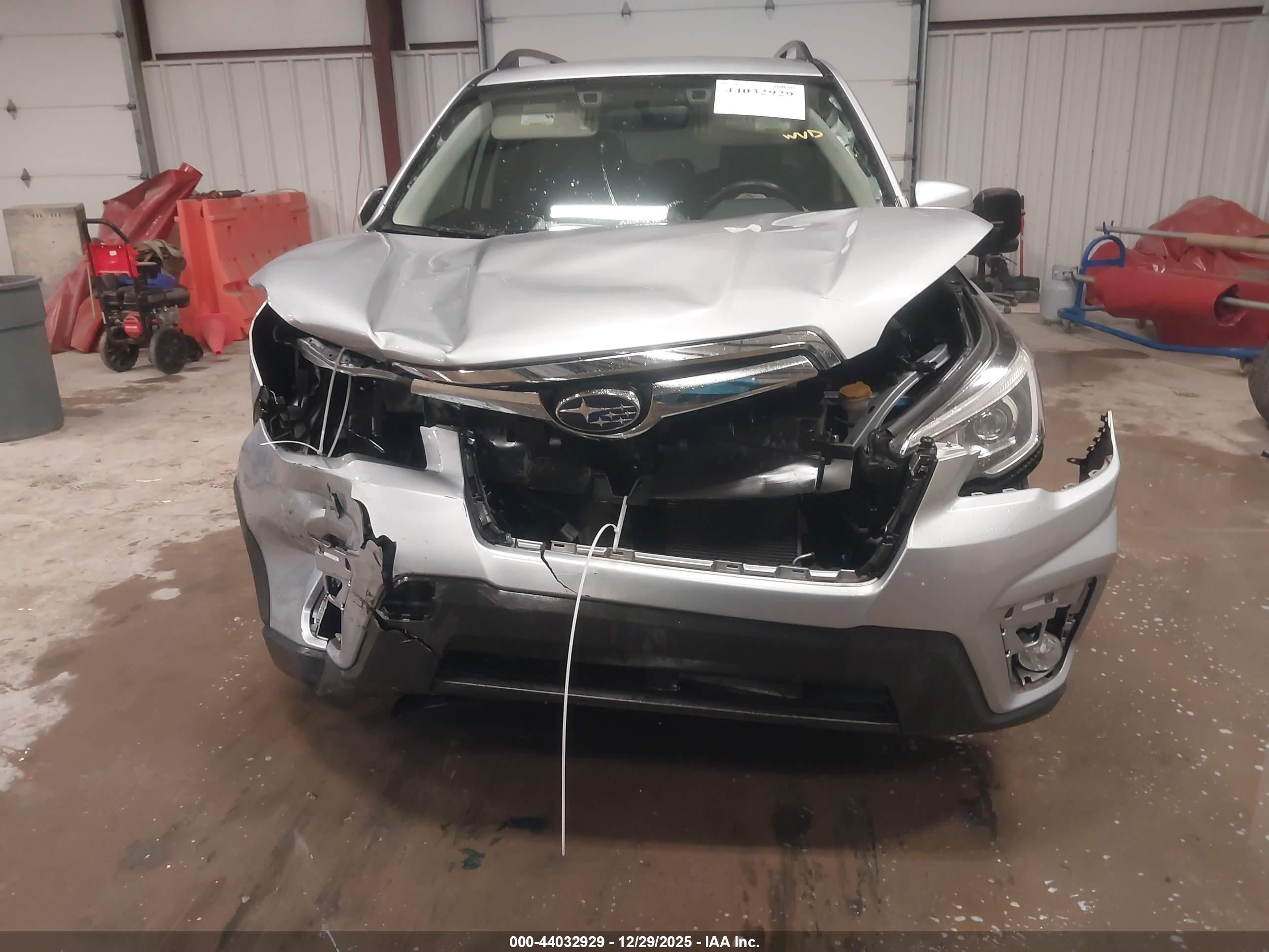 SUBARU FORESTER image 6