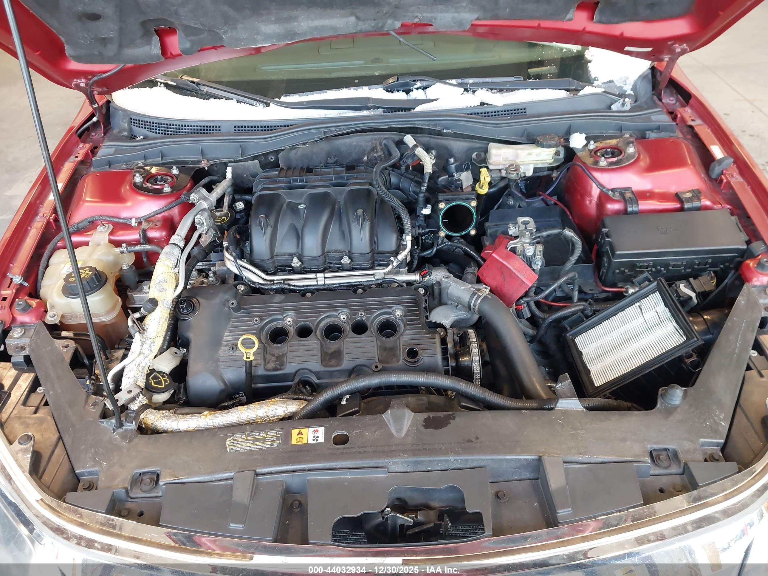 FORD FUSION image 10