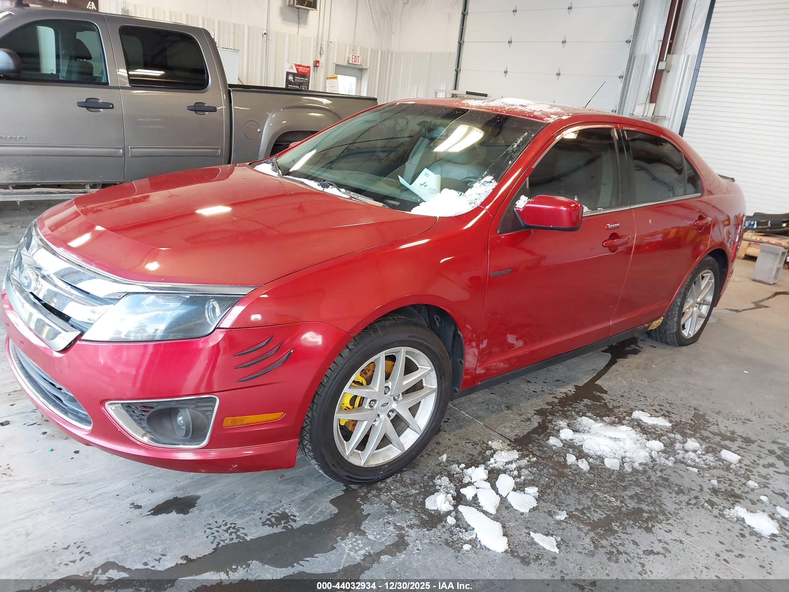 FORD FUSION image 2