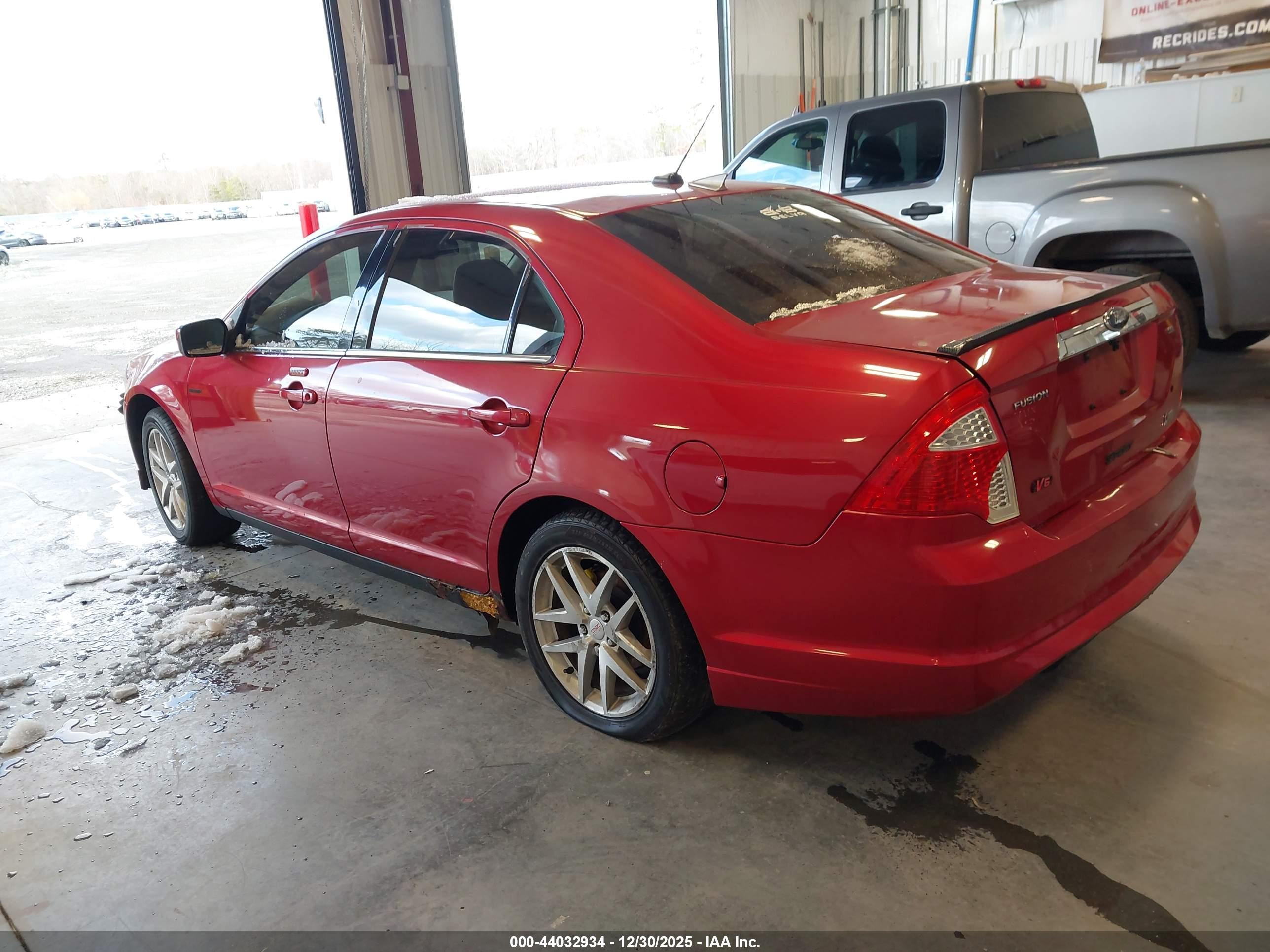 FORD FUSION image 3