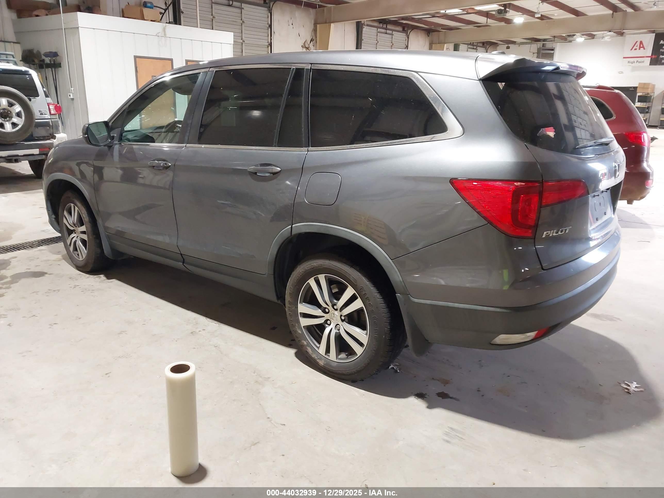 HONDA PILOT image 3
