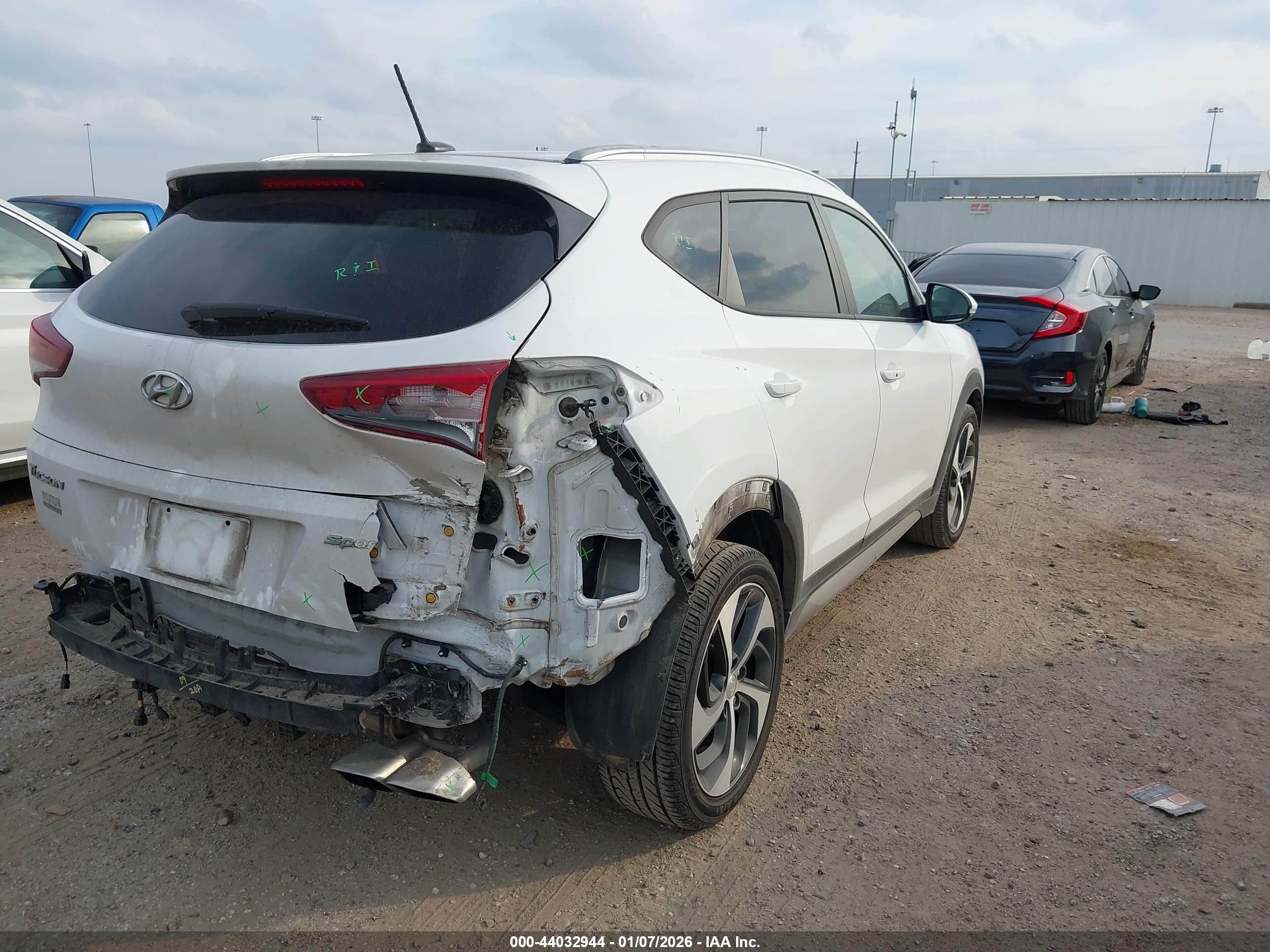 HYUNDAI TUCSON image 4