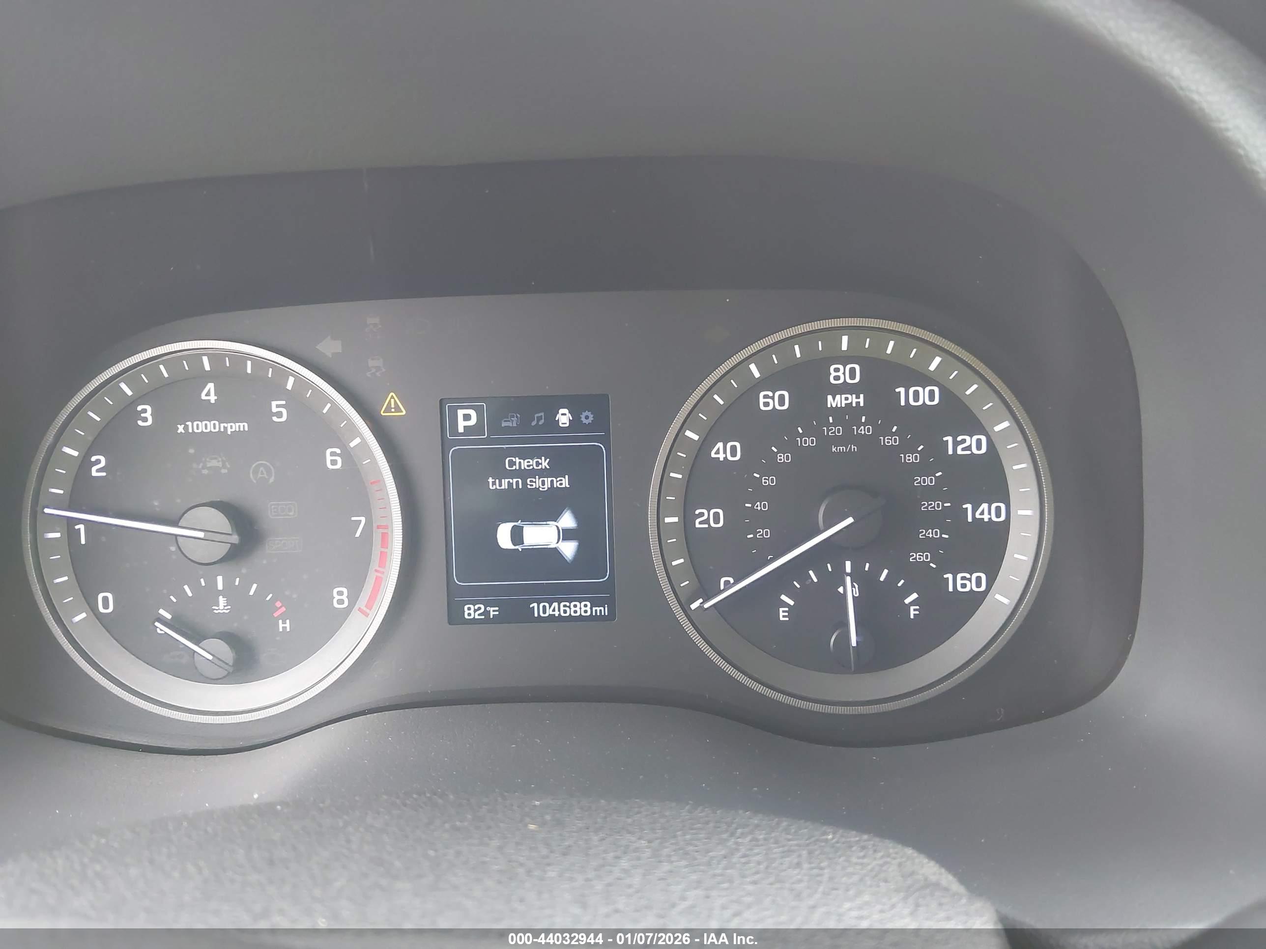 HYUNDAI TUCSON image 7