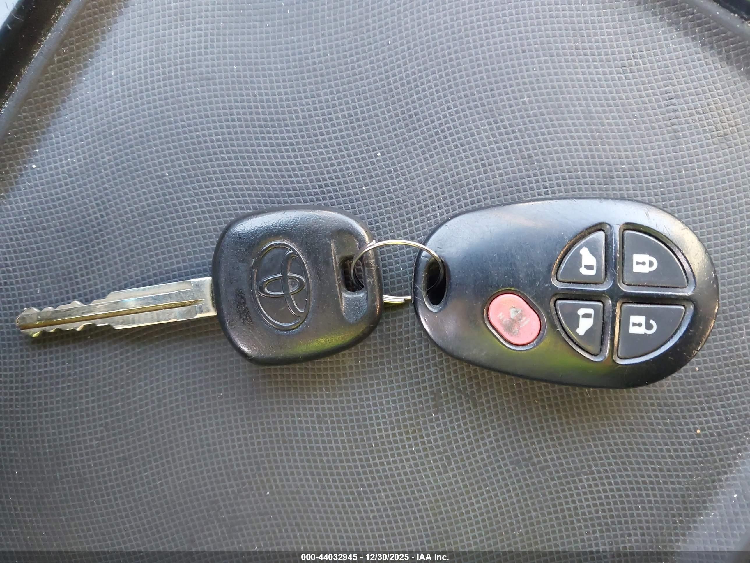 TOYOTA SIENNA image 11