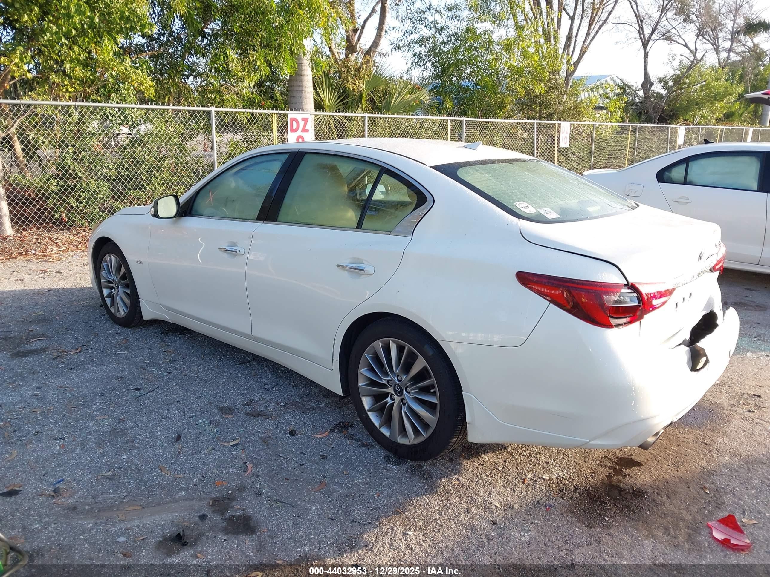 INFINITI Q50 image 3