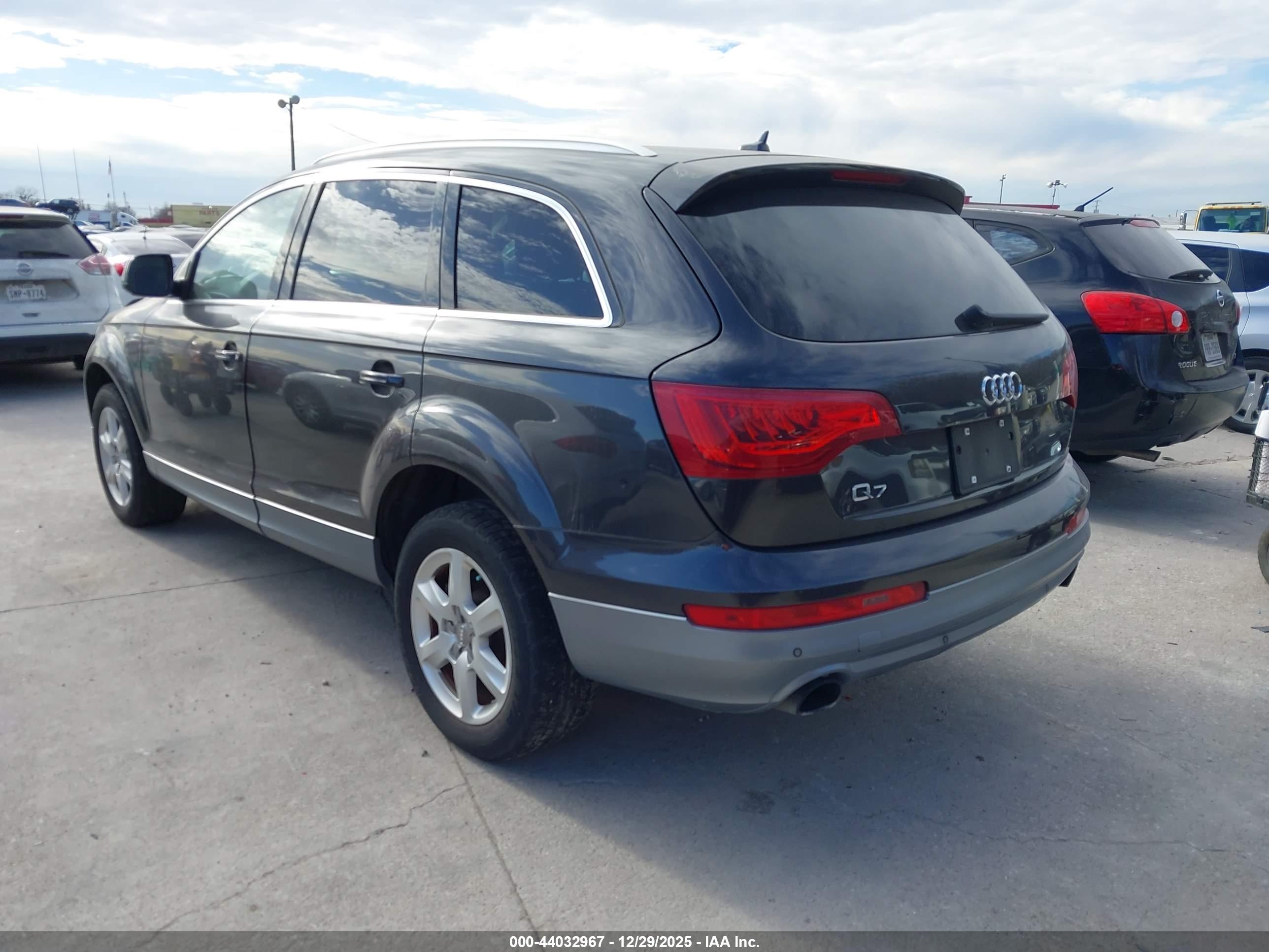 AUDI Q7 image 3