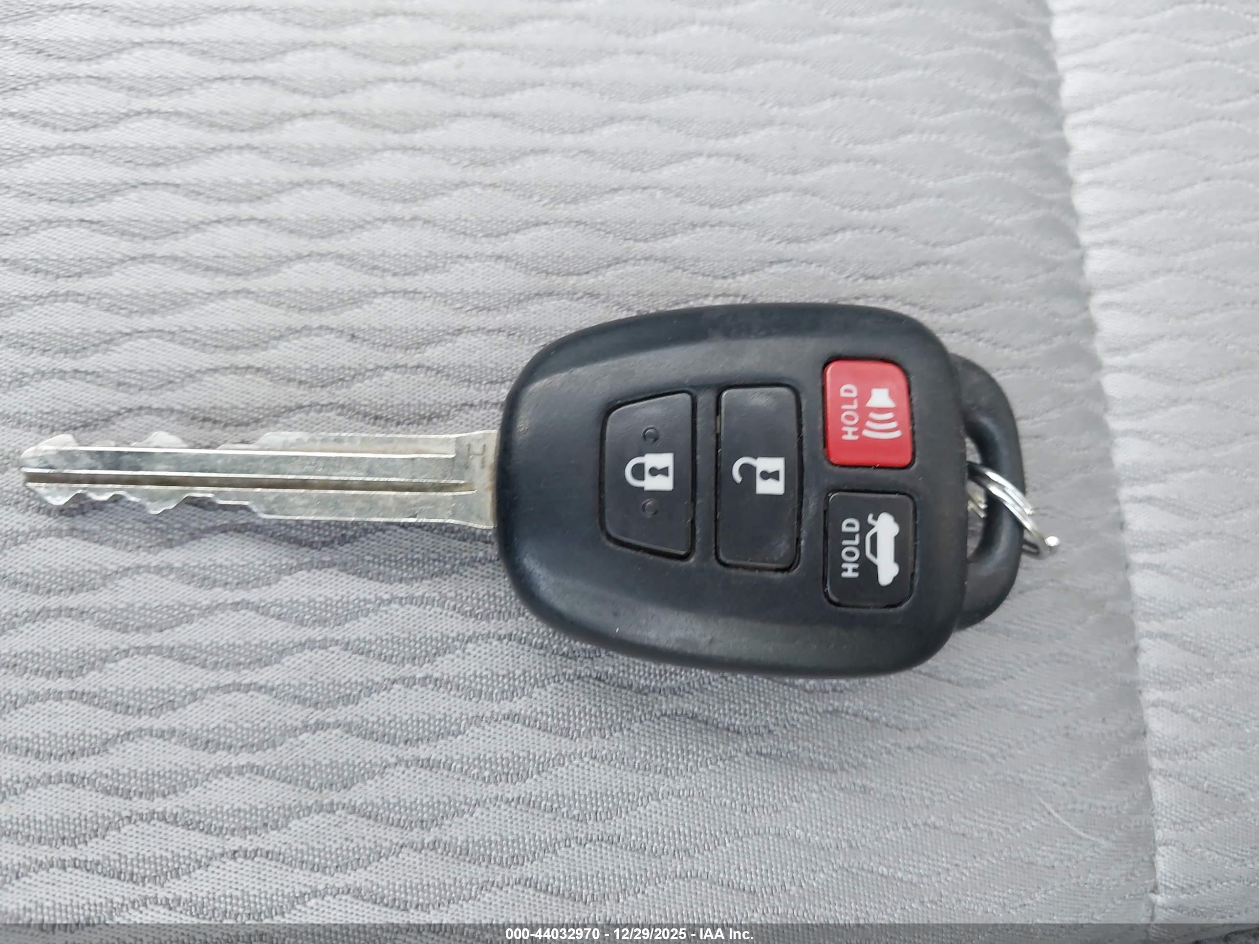 TOYOTA COROLLA image 11