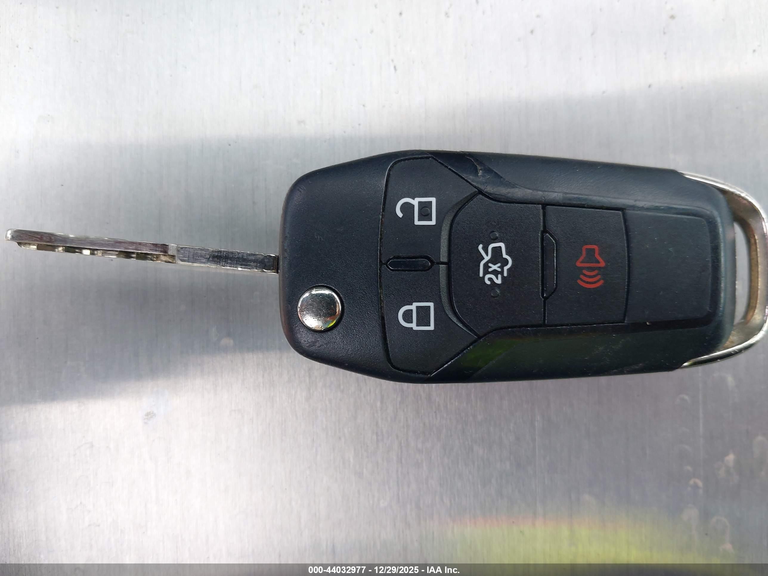 FORD FUSION image 11
